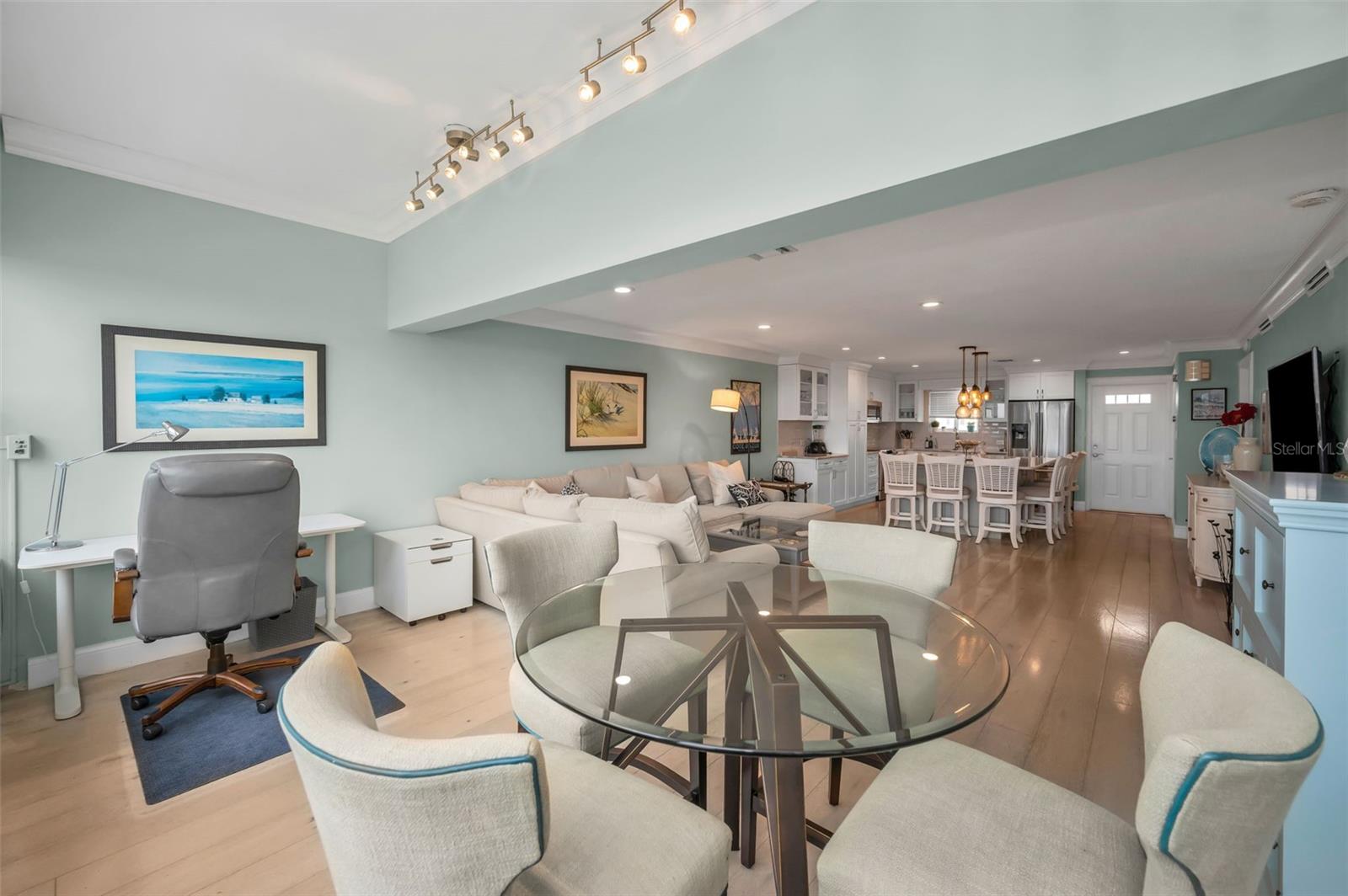 BRIGHTWATERS TOWER OF SNELL ISLE - Residential