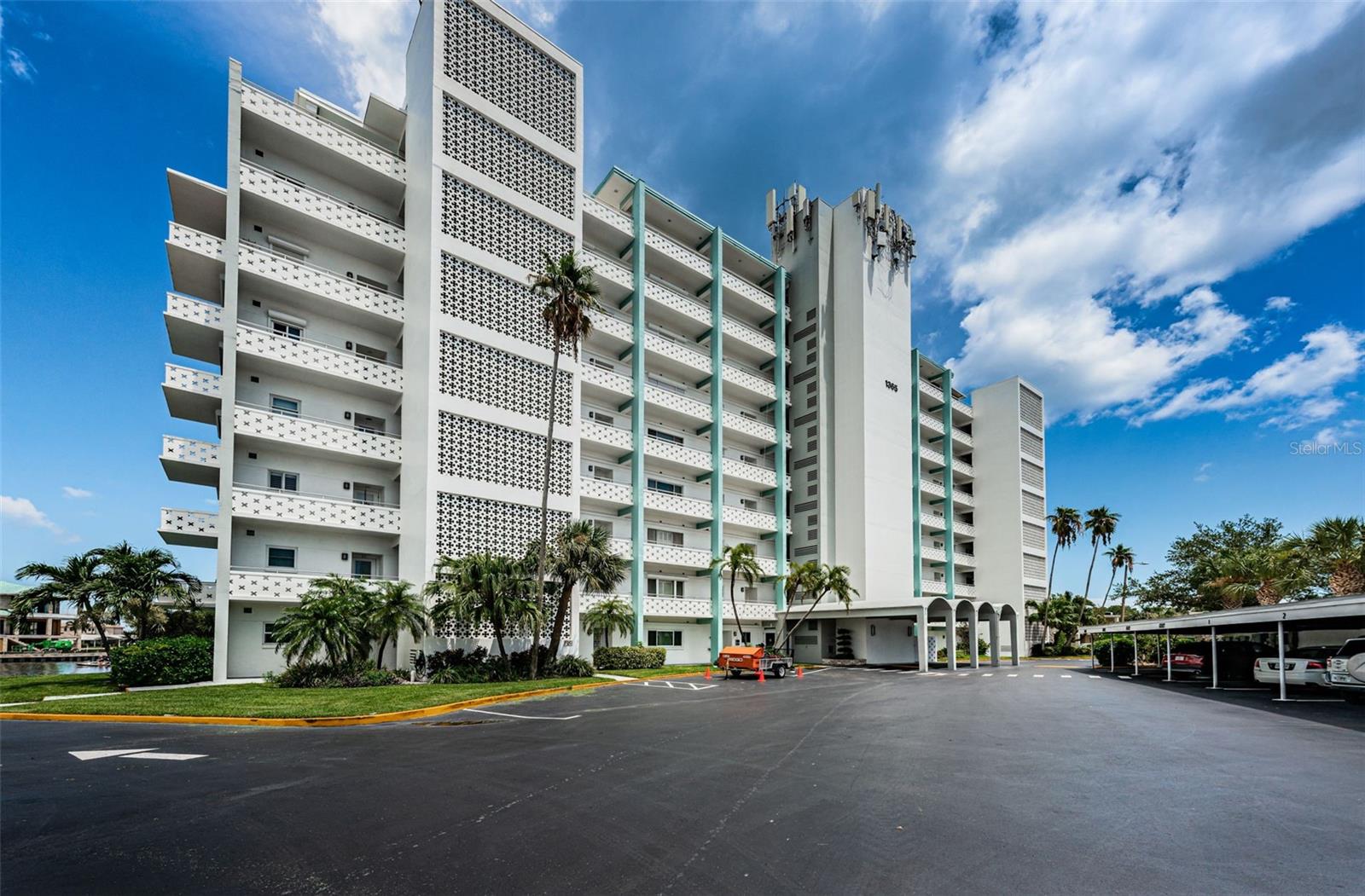 BRIGHTWATERS TOWER OF SNELL ISLE - Residential
