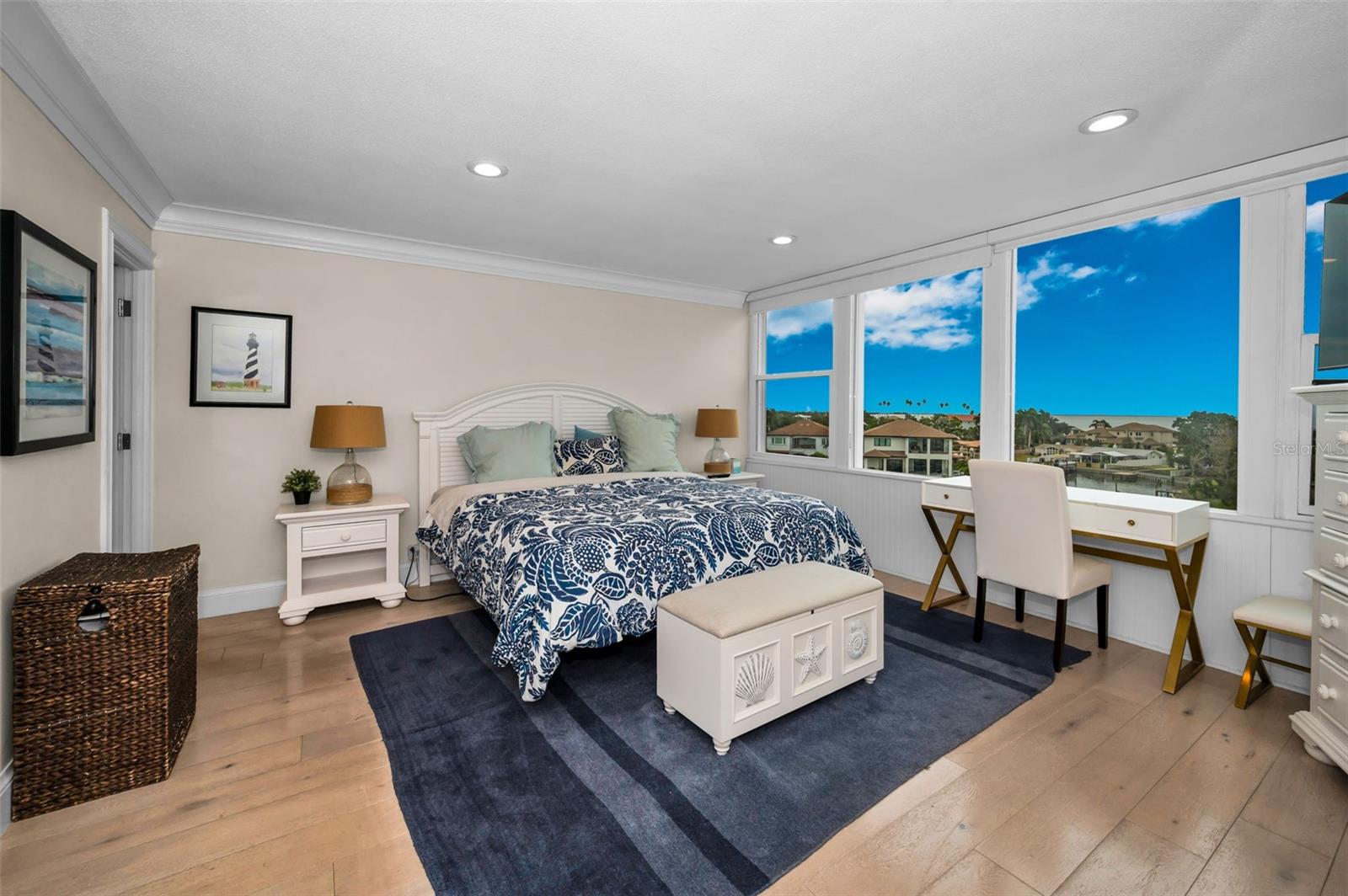 BRIGHTWATERS TOWER OF SNELL ISLE - Residential