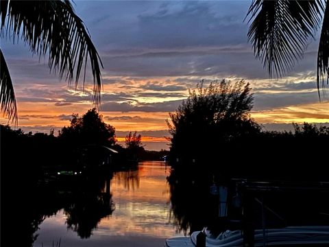 A home in PORT CHARLOTTE