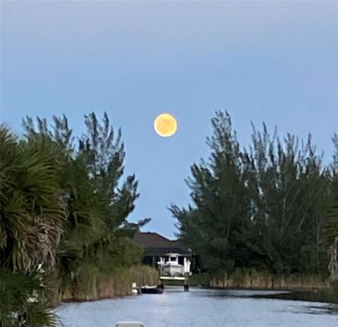 A home in PORT CHARLOTTE