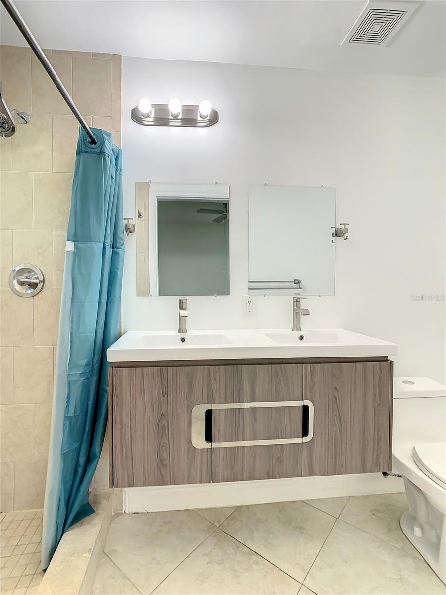 JEFFERSON MANOR 1ST ADD - Residential