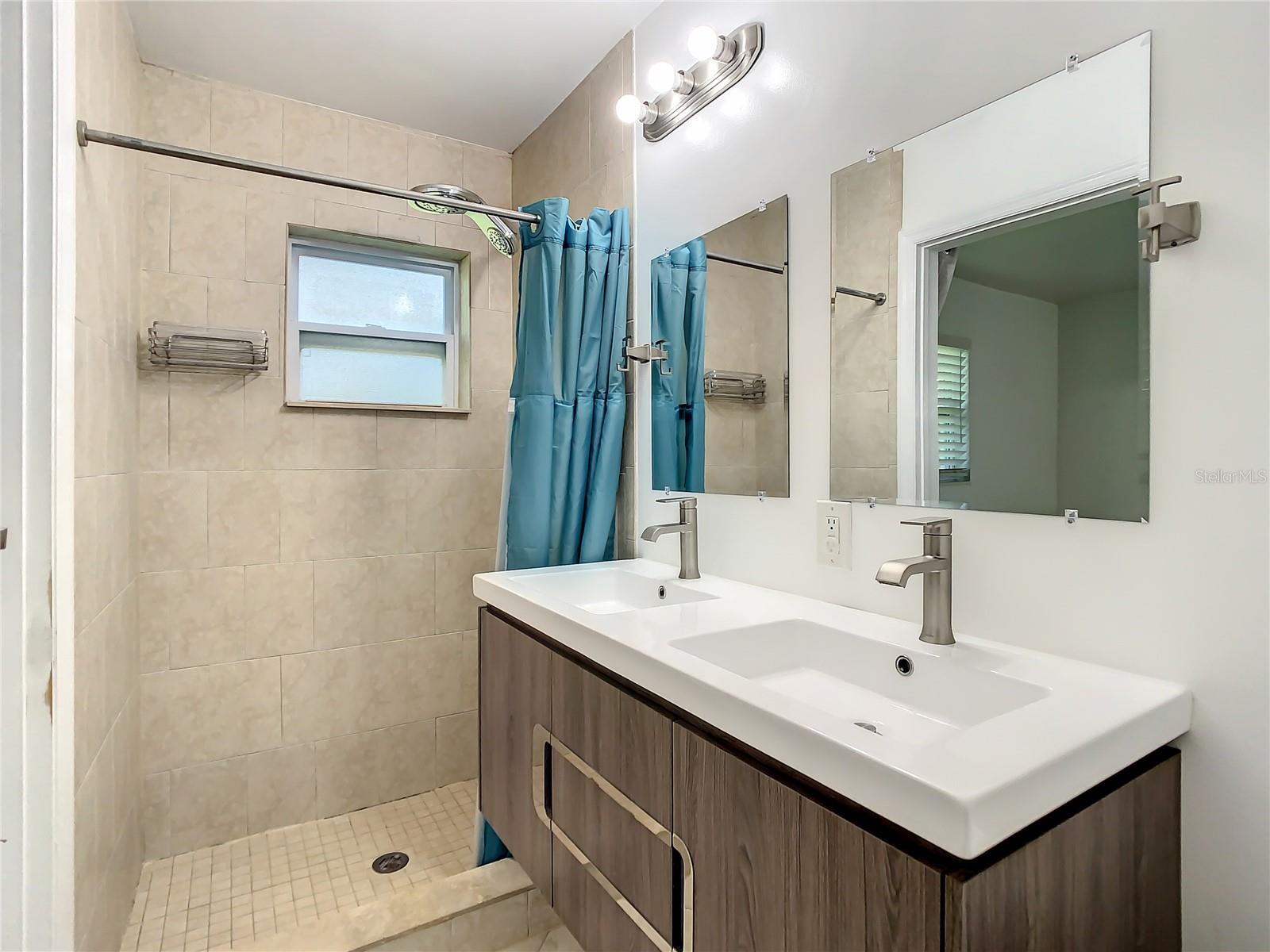 JEFFERSON MANOR 1ST ADD - Residential