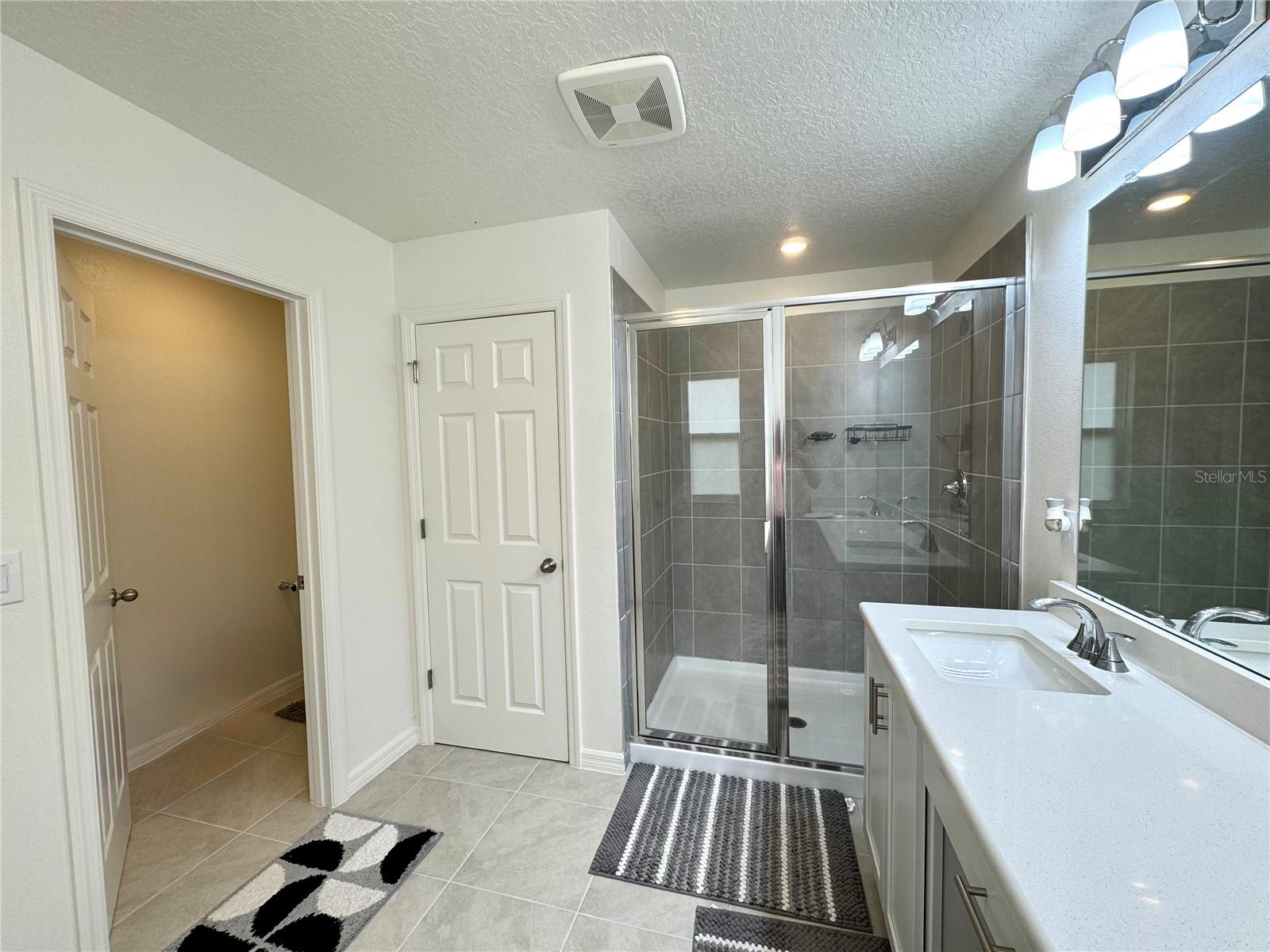 RIVER RUN - Residential Lease