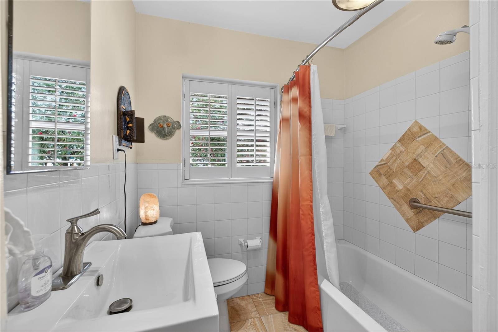 CRESTWOOD ESTATES - Residential