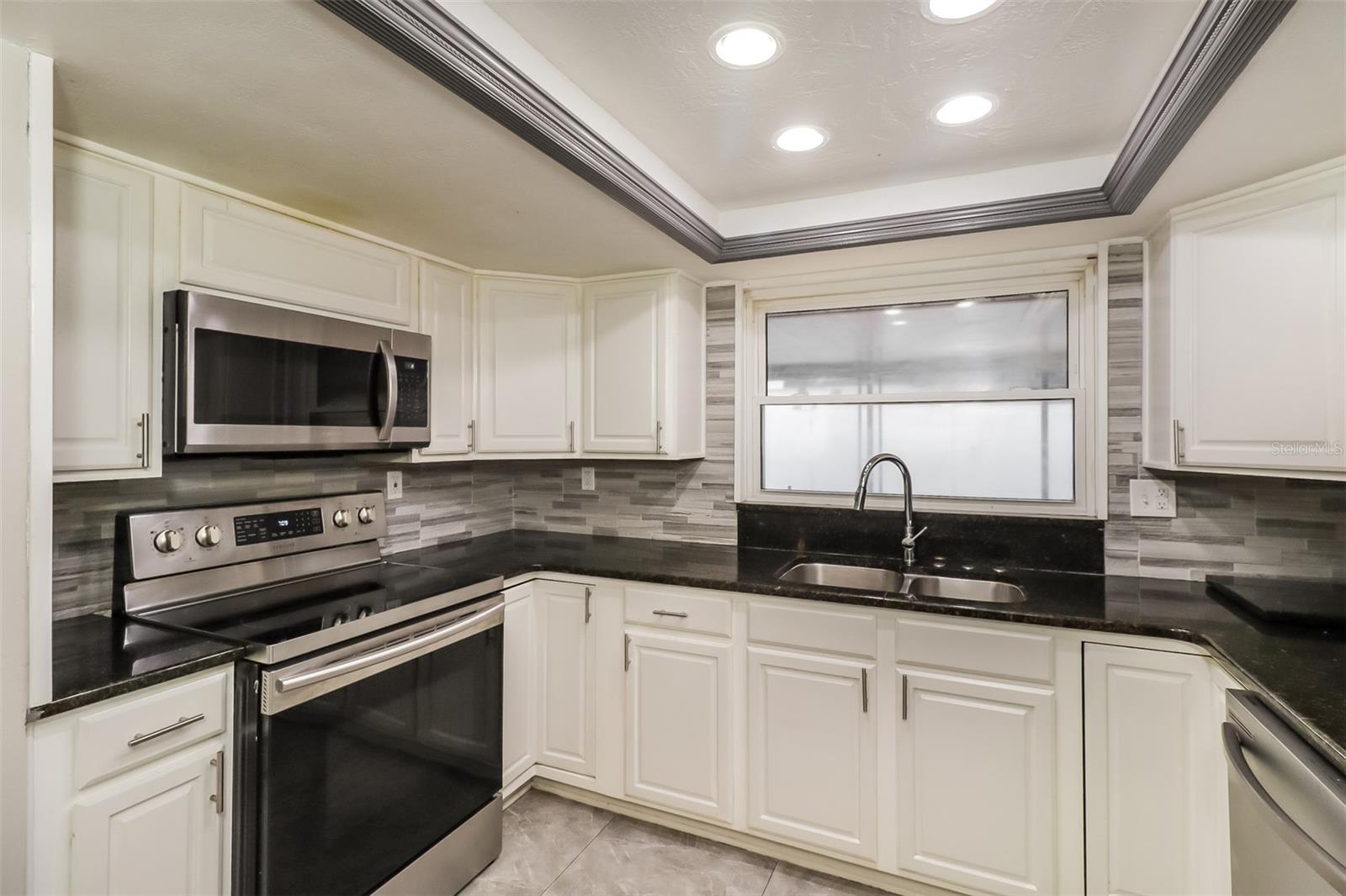 EMBASSY HILLS - Residential