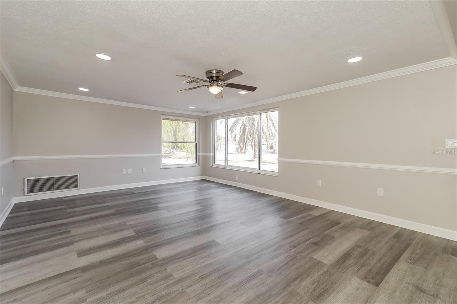 EMBASSY HILLS - Residential