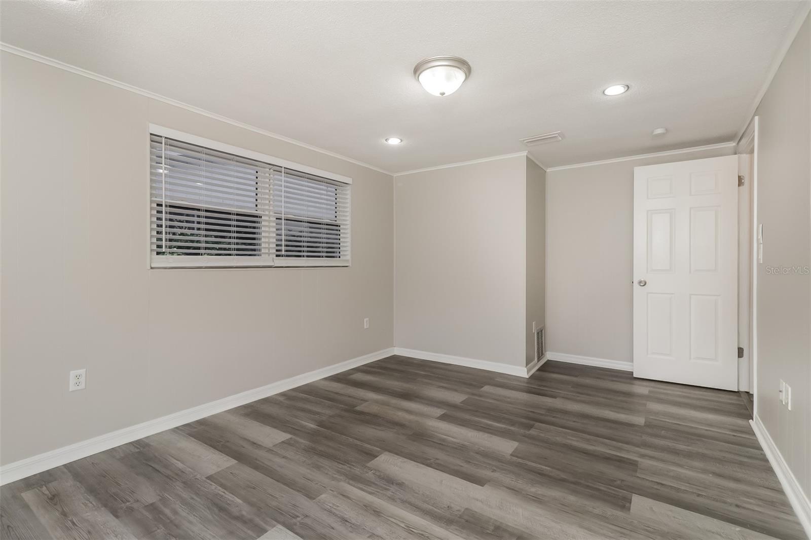EMBASSY HILLS - Residential