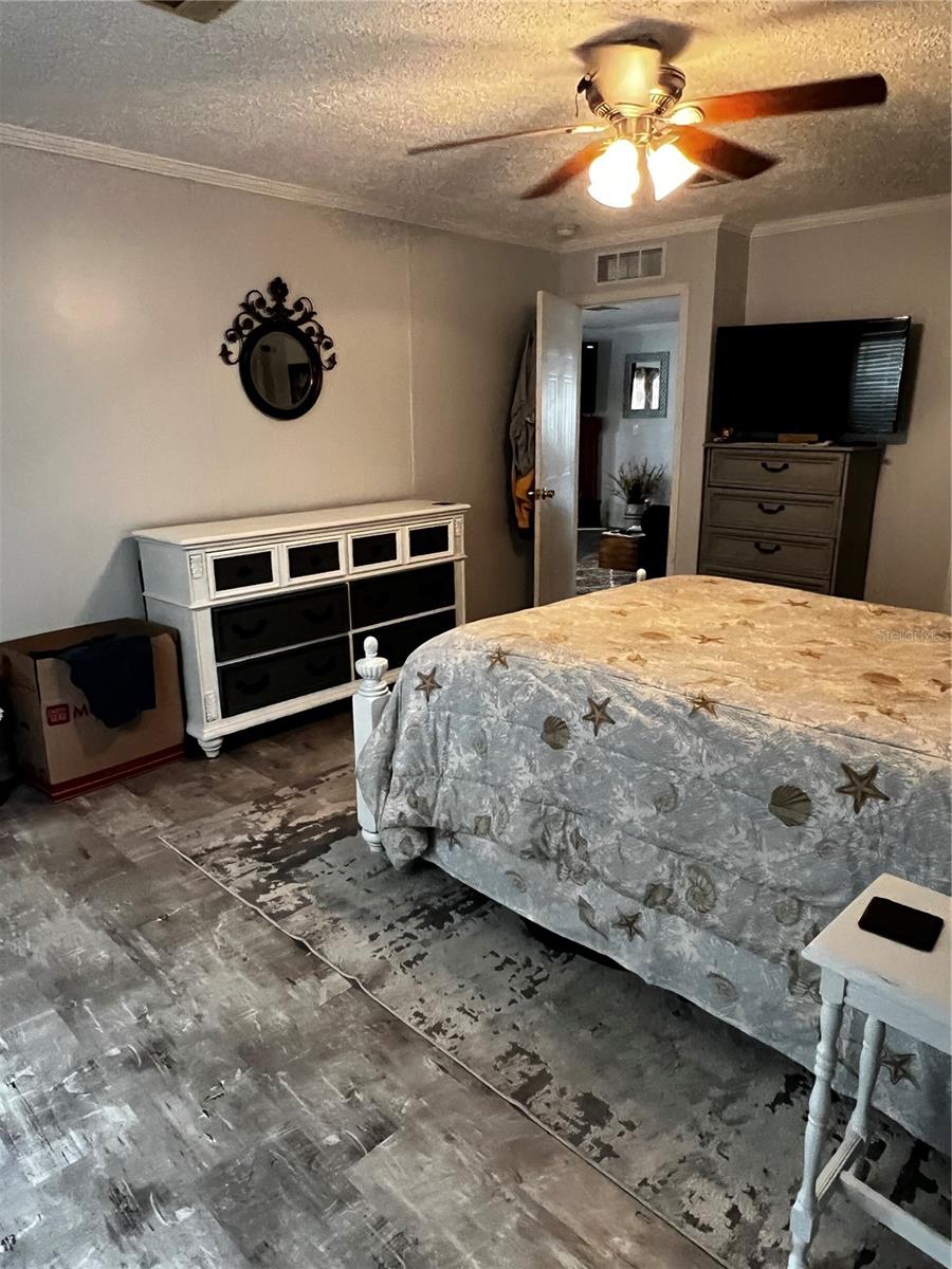 SHANGRI-LA - Residential