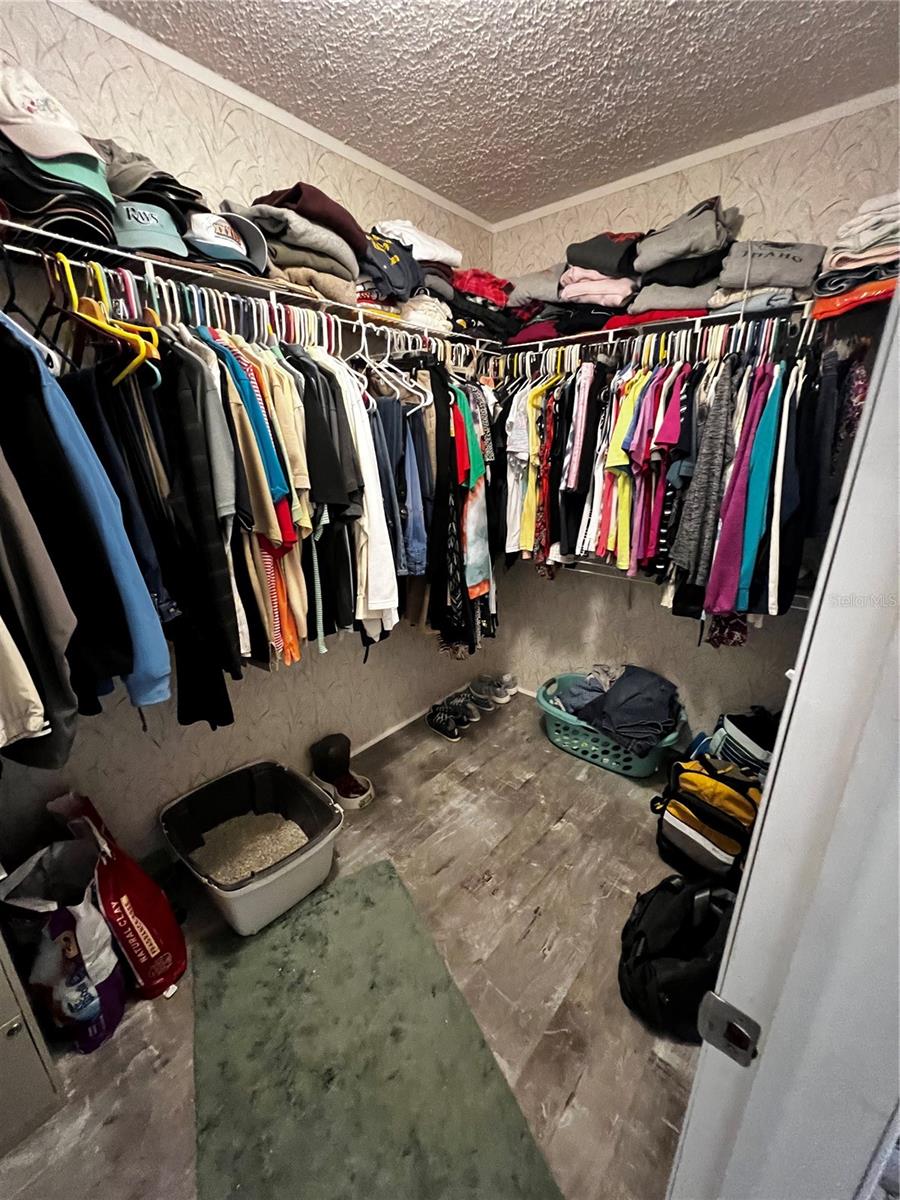 SHANGRI-LA - Residential