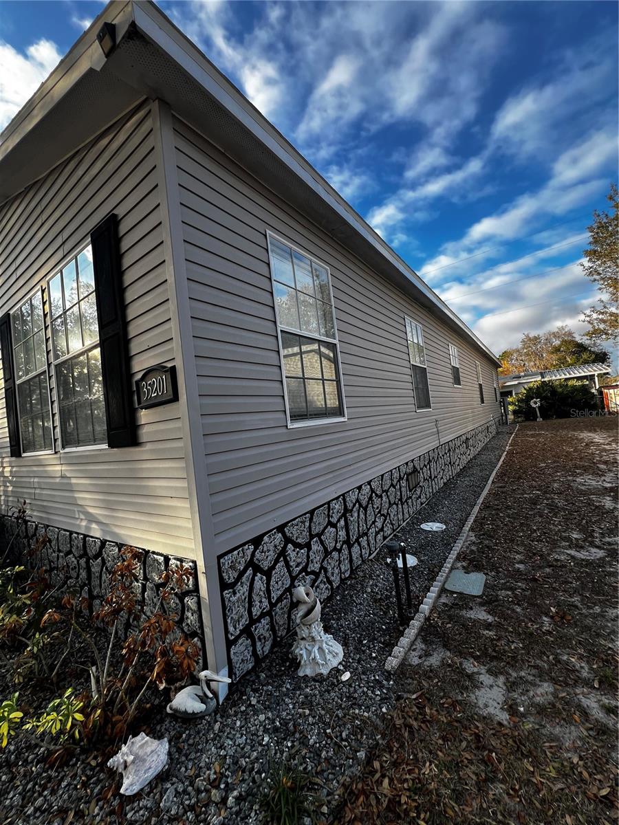 SHANGRI-LA - Residential