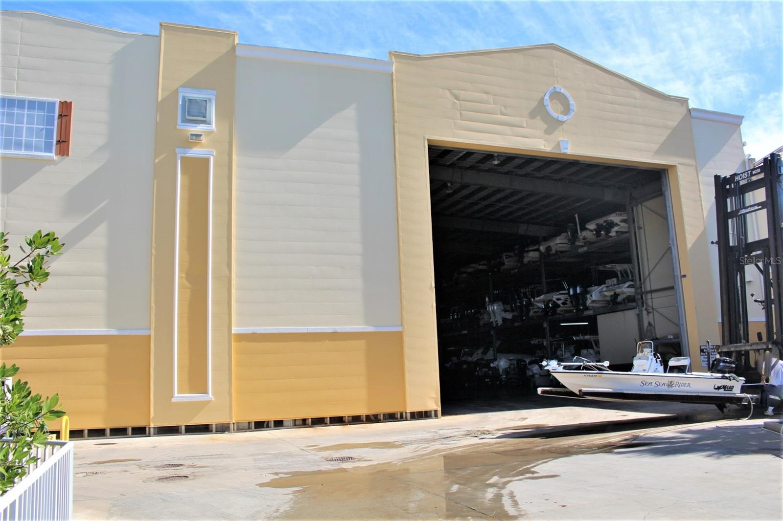 DRY SLIPS AT BELLAGIO VILLAGE - Residential