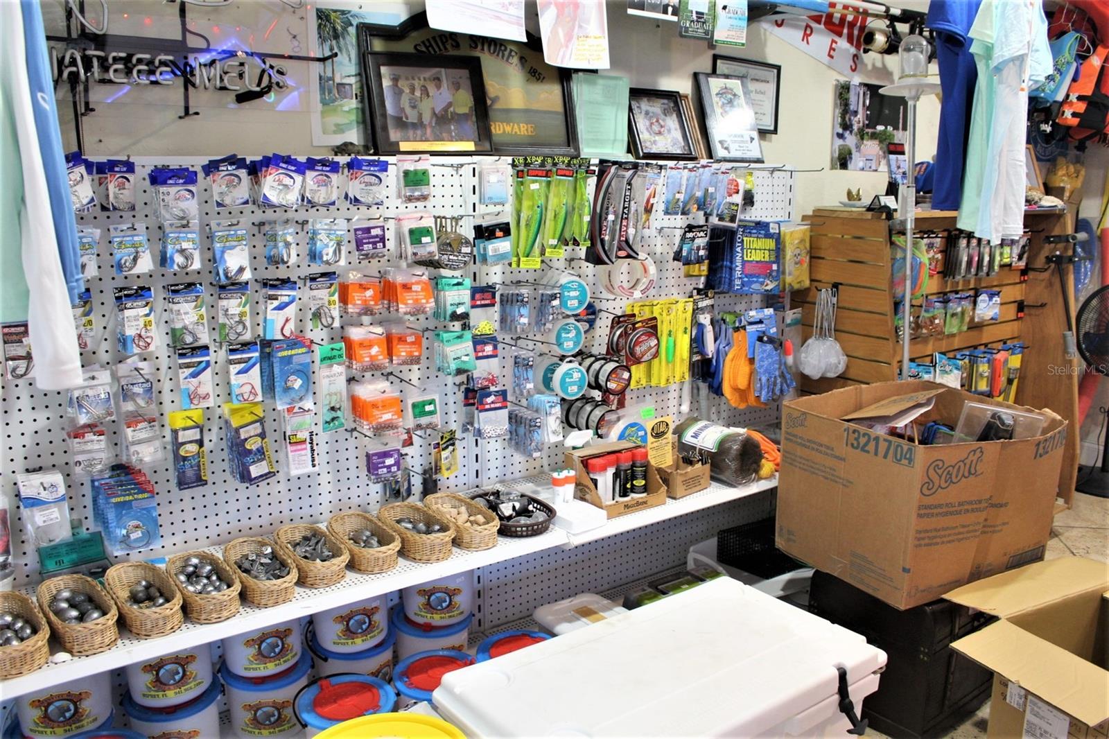 DRY SLIPS AT BELLAGIO VILLAGE - Residential