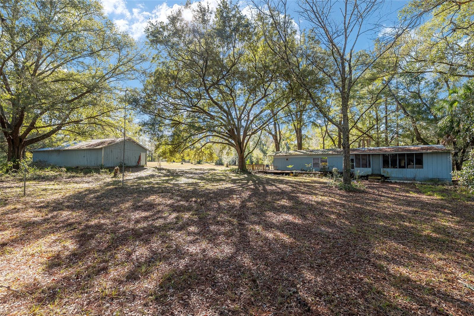 UNIVERSITY COUNTRY ESTATE - Residential