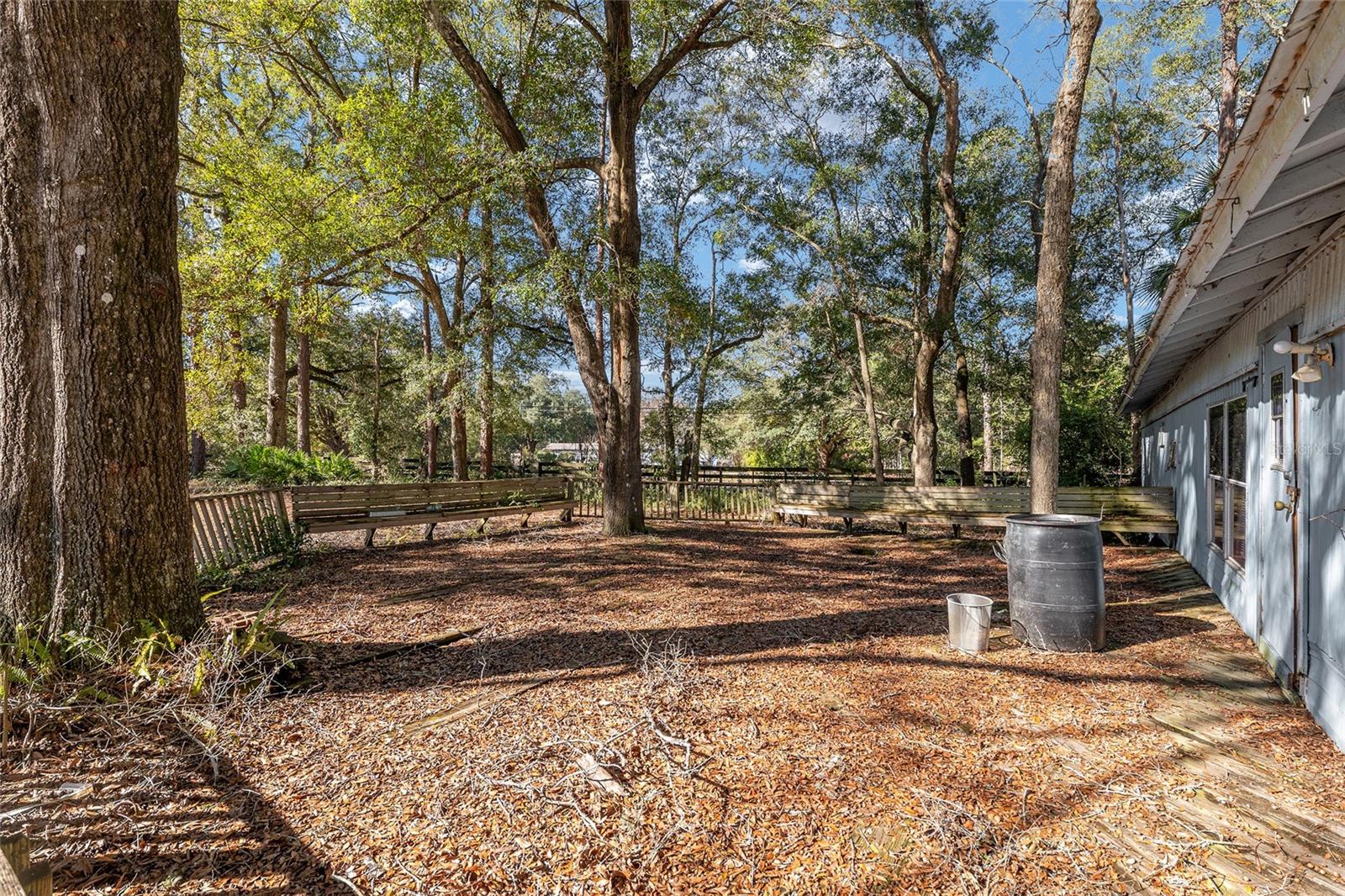 UNIVERSITY COUNTRY ESTATE - Residential