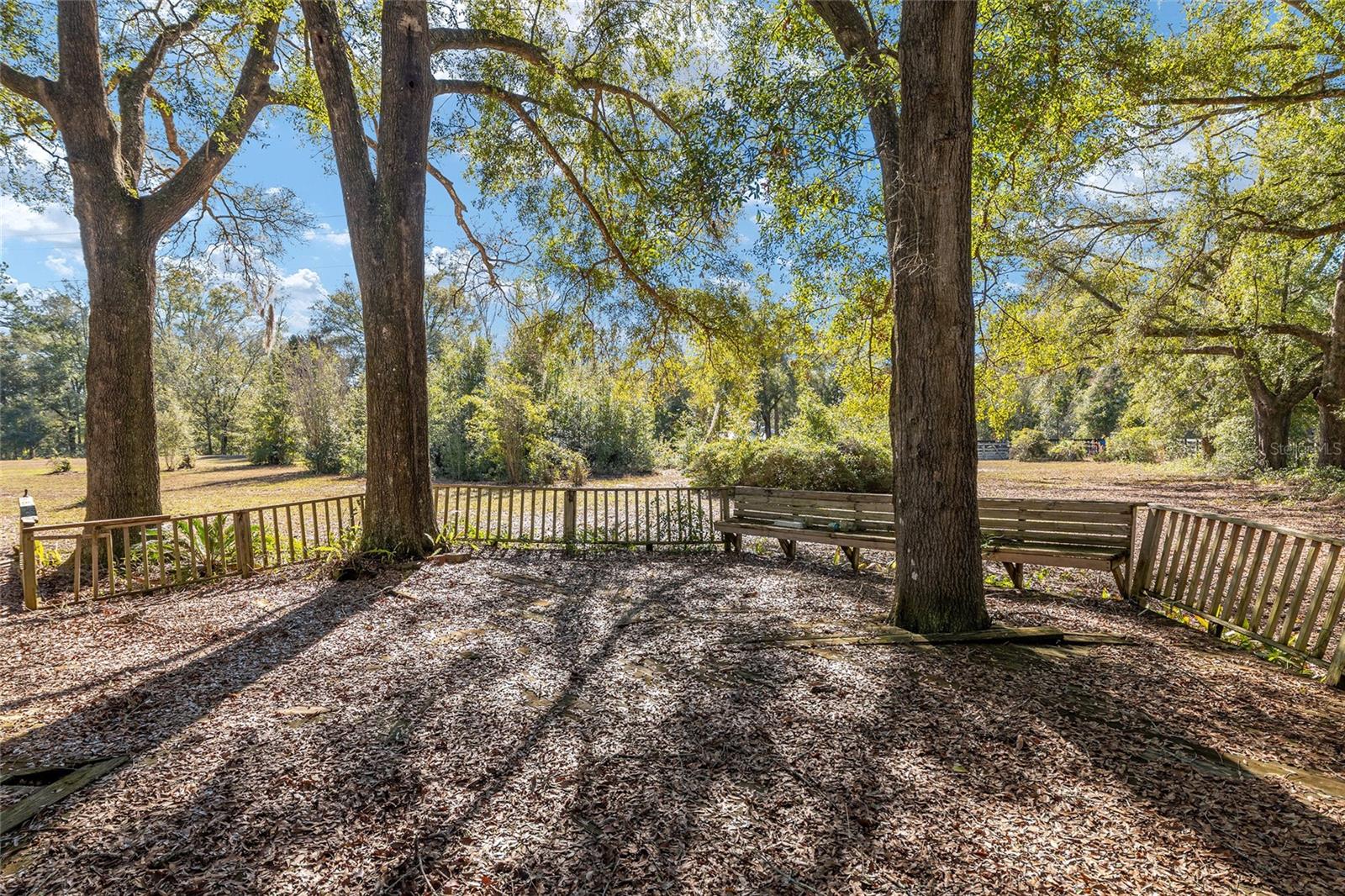UNIVERSITY COUNTRY ESTATE - Residential