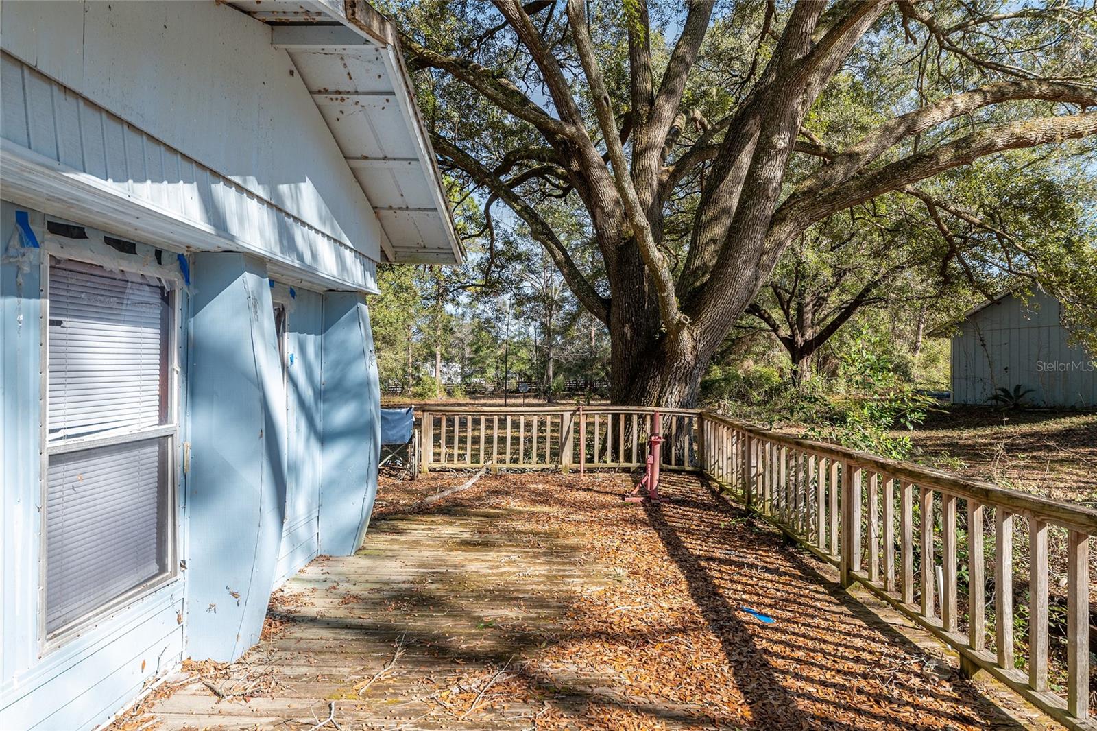UNIVERSITY COUNTRY ESTATE - Residential