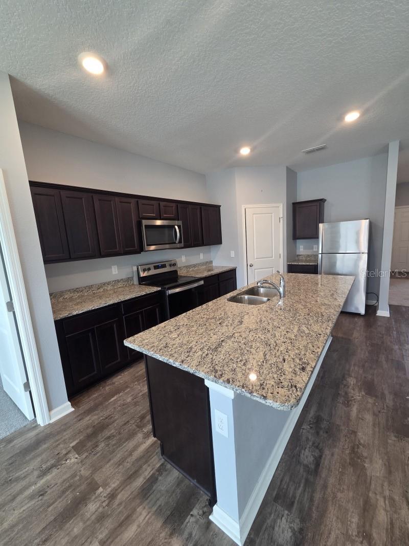 1075 AERIDES WAY