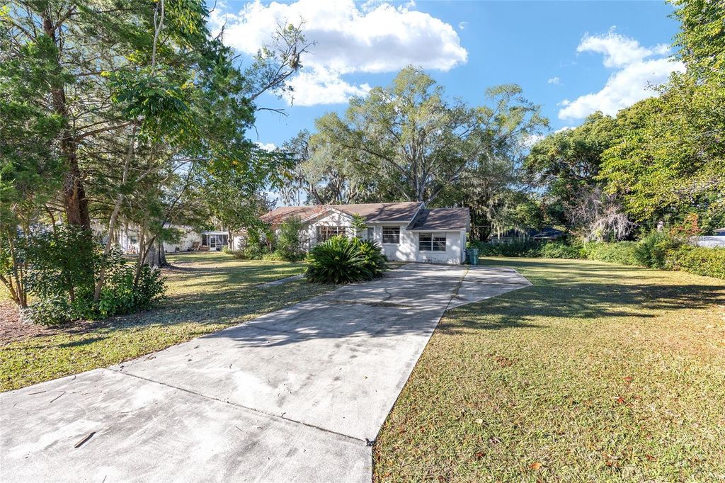Photo of 626 SE 30th Avenue, Ocala, FL 34471 (MLS # OM715107)