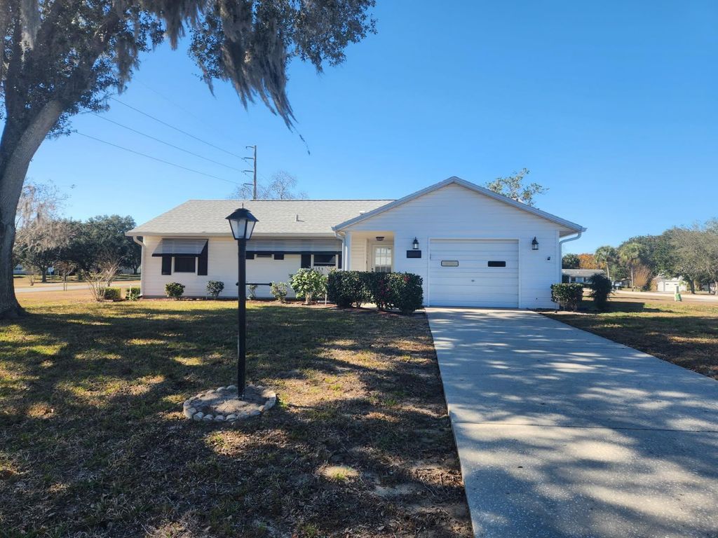 Photo of 1 Durness Court #1, Leesburg, FL 34788 (MLS # OM717358)