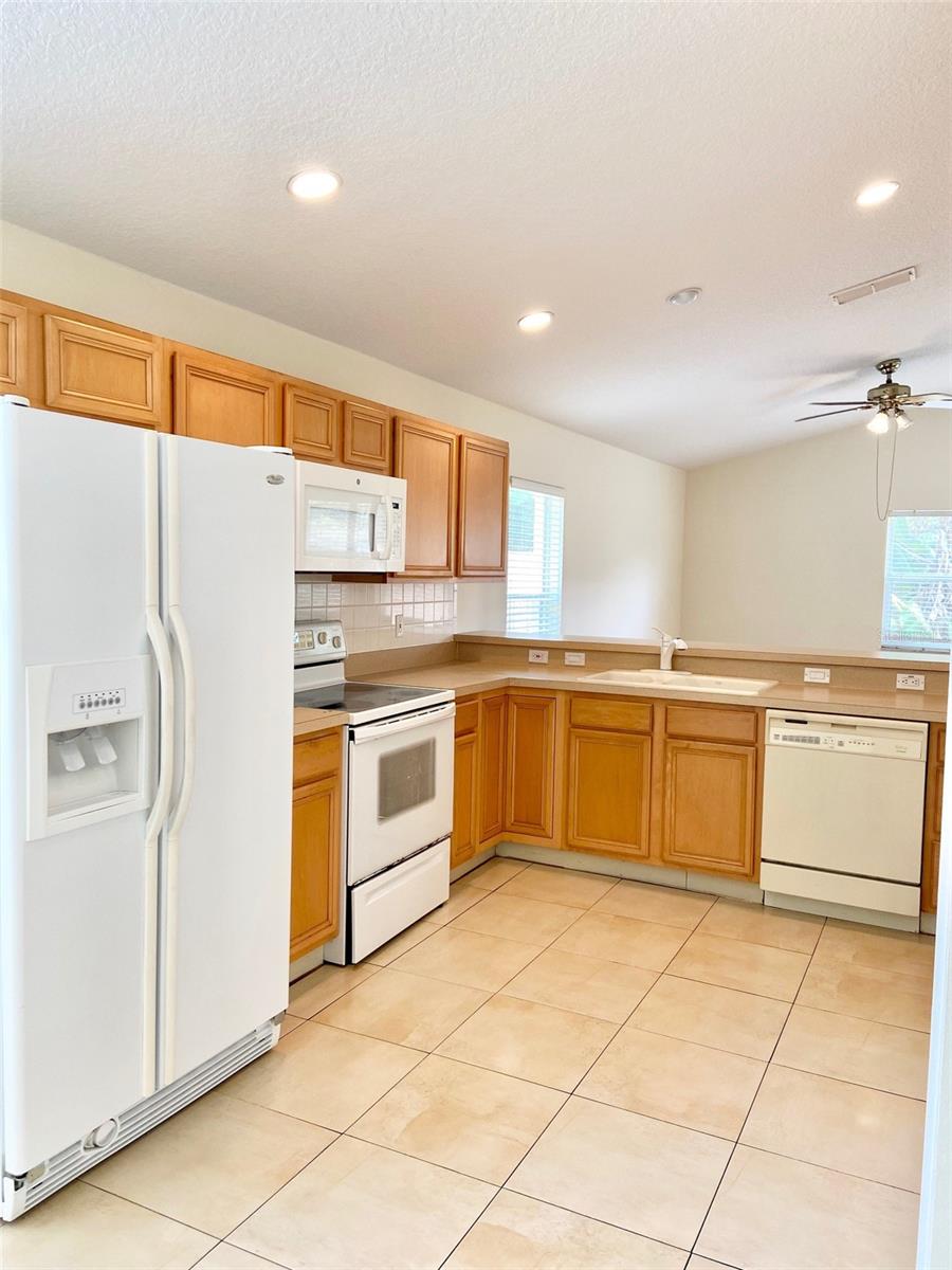 CAMERON GROVE - Residential Lease