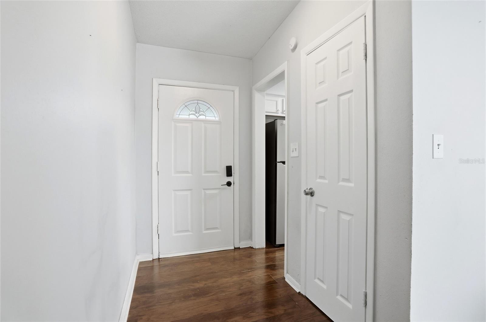 5104 HERNANDES DRIVE