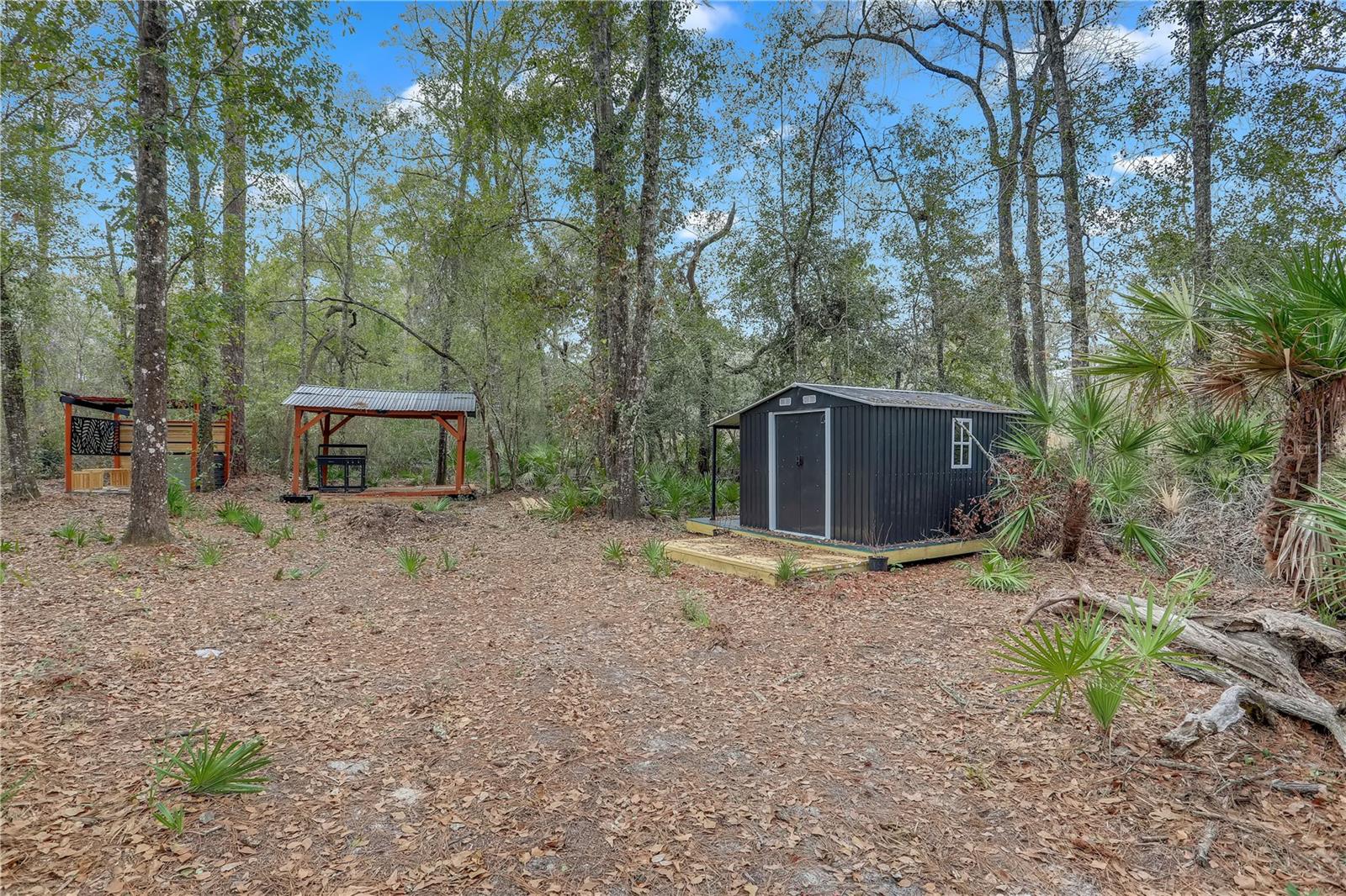 SUWANNEE GARDENS - Land