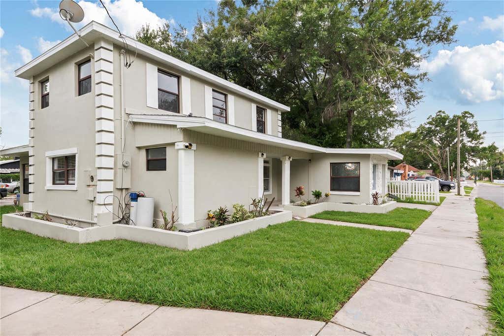 Photo of 1325 E Laura Street, Plant City, FL 33563 (MLS # TB8530921)