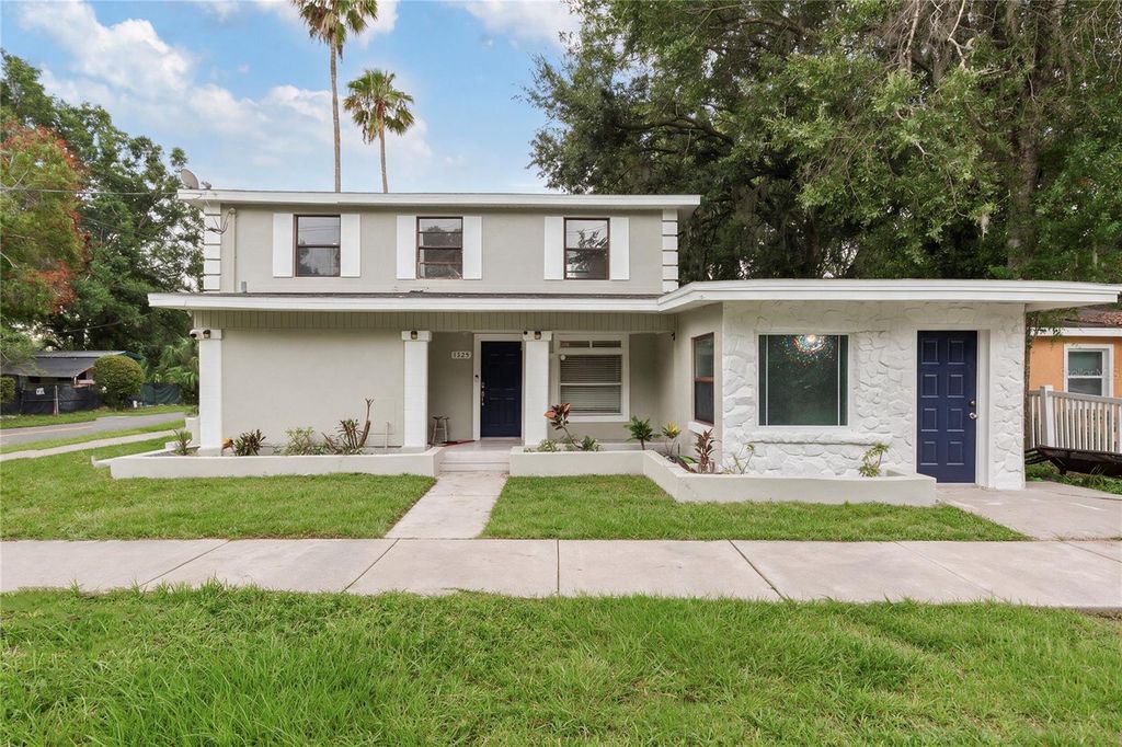 Photo of 1325 E Laura Street, Plant City, FL 33563 (MLS # TB8530921)
