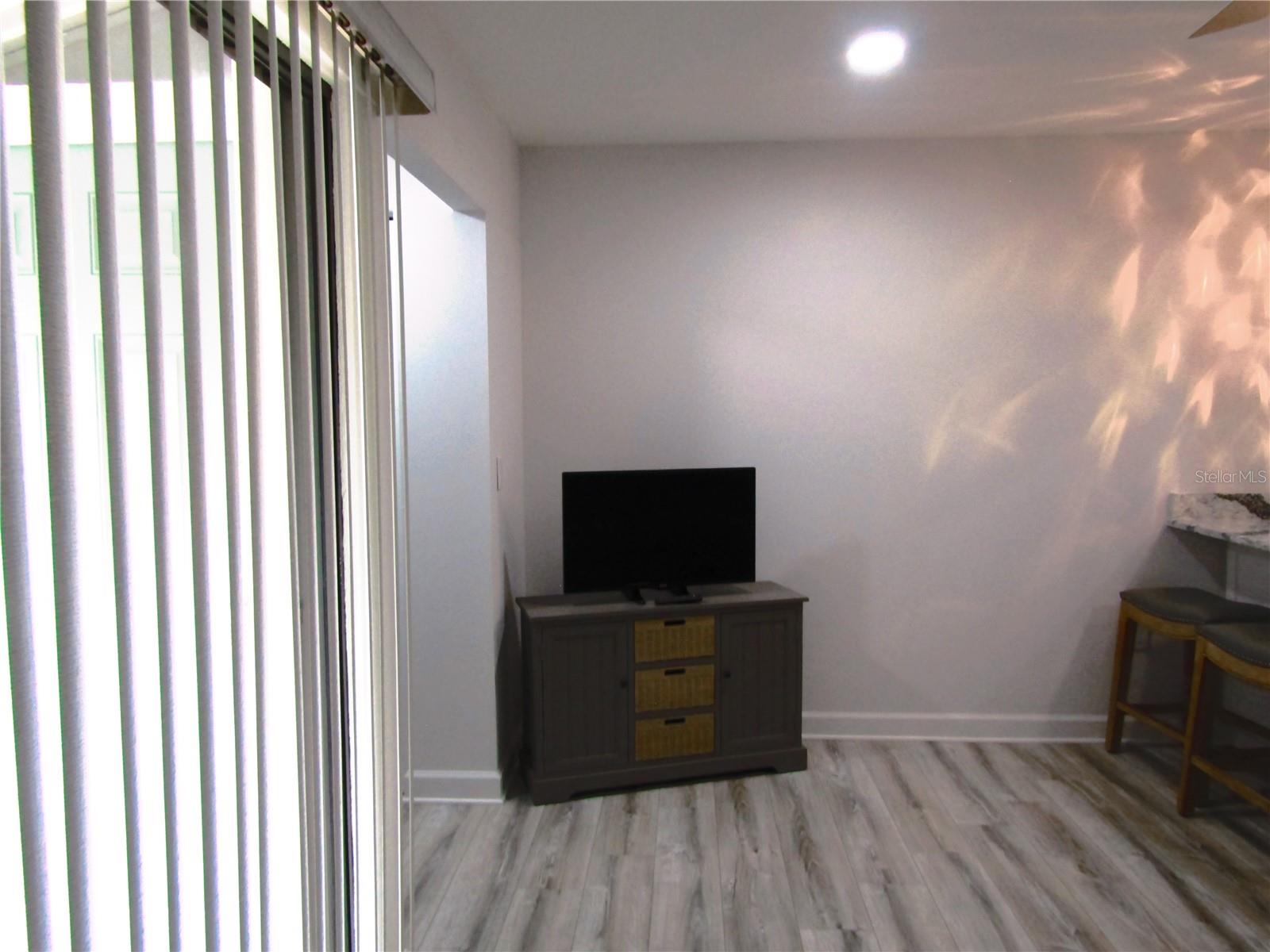 BUNKER OAKS - Residential Lease