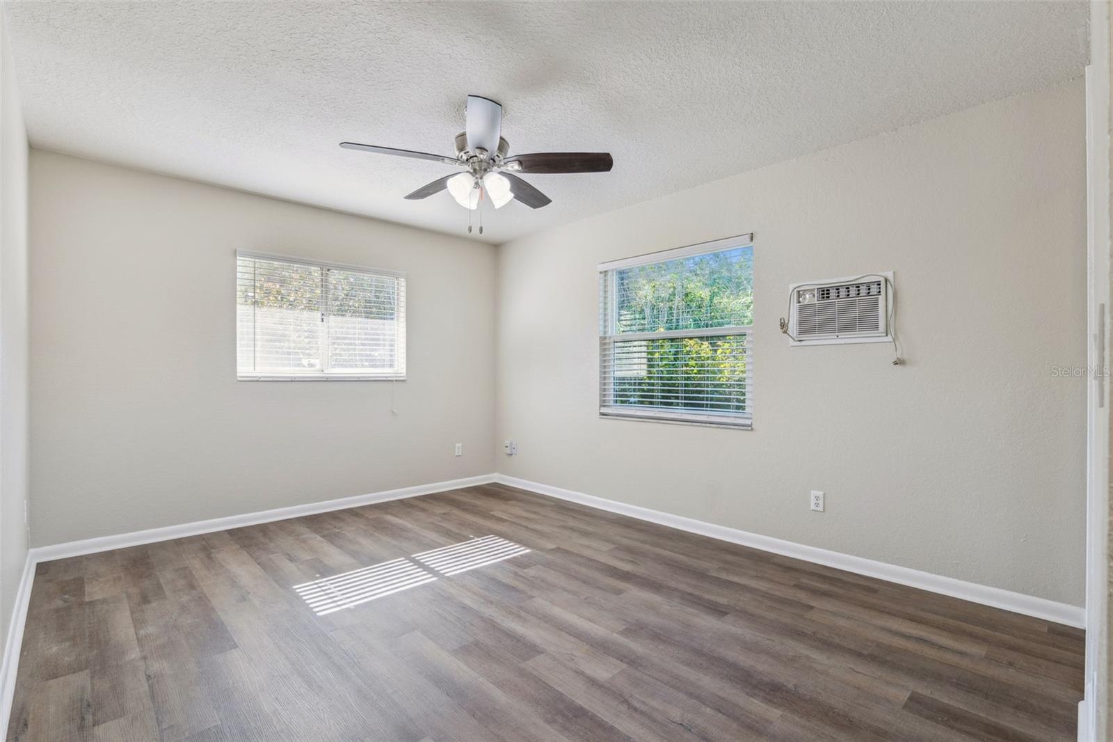 DELTONA LAKES UNIT 13 - Residential