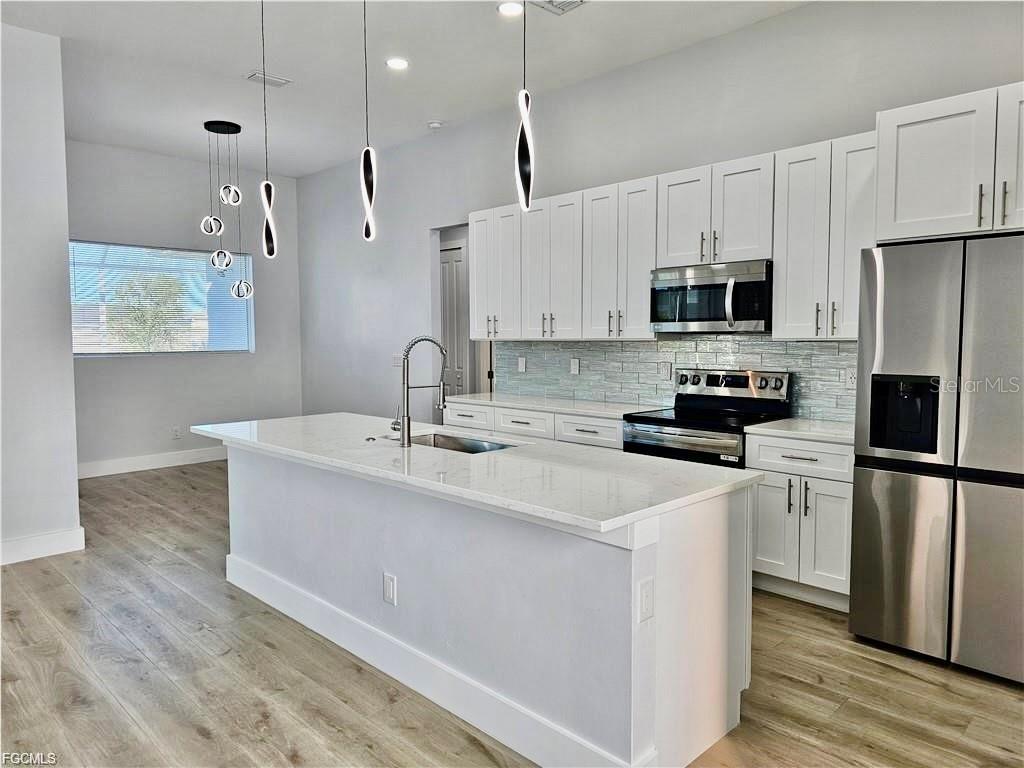 CAPE CORAL - Residential