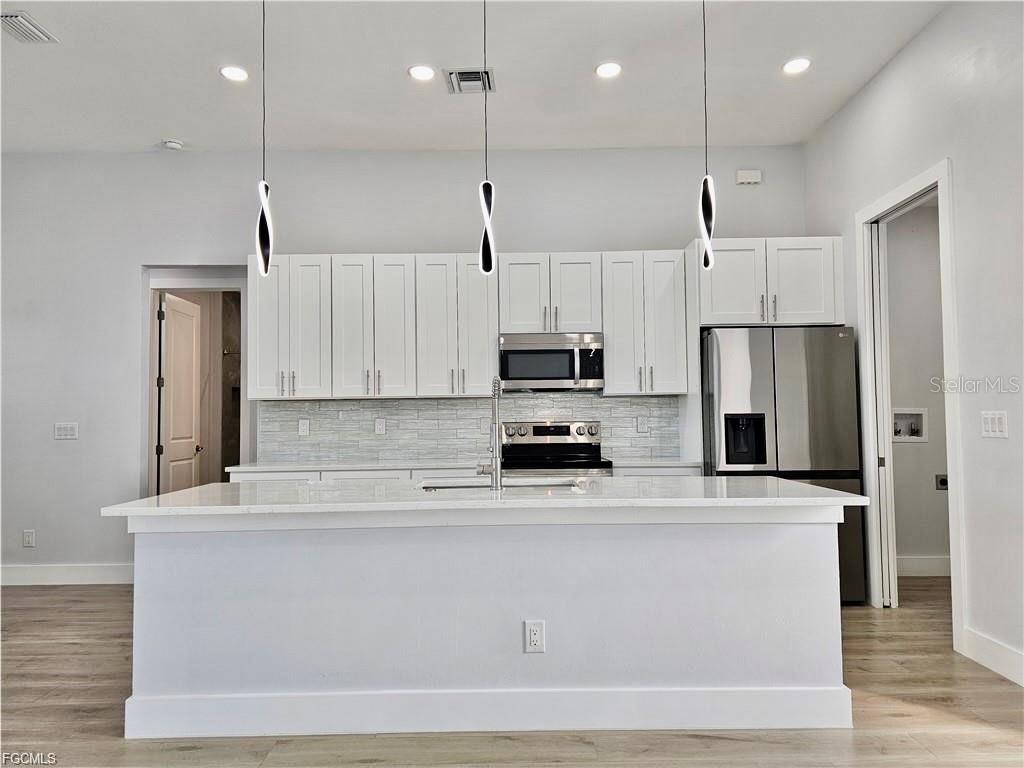 CAPE CORAL - Residential