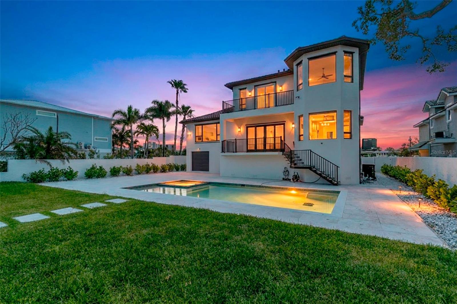 4 PARADISE LANE