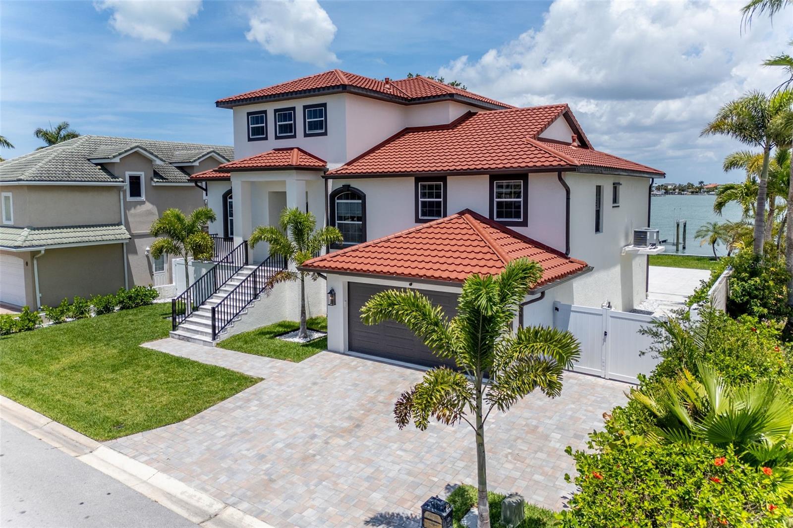 4 PARADISE LANE