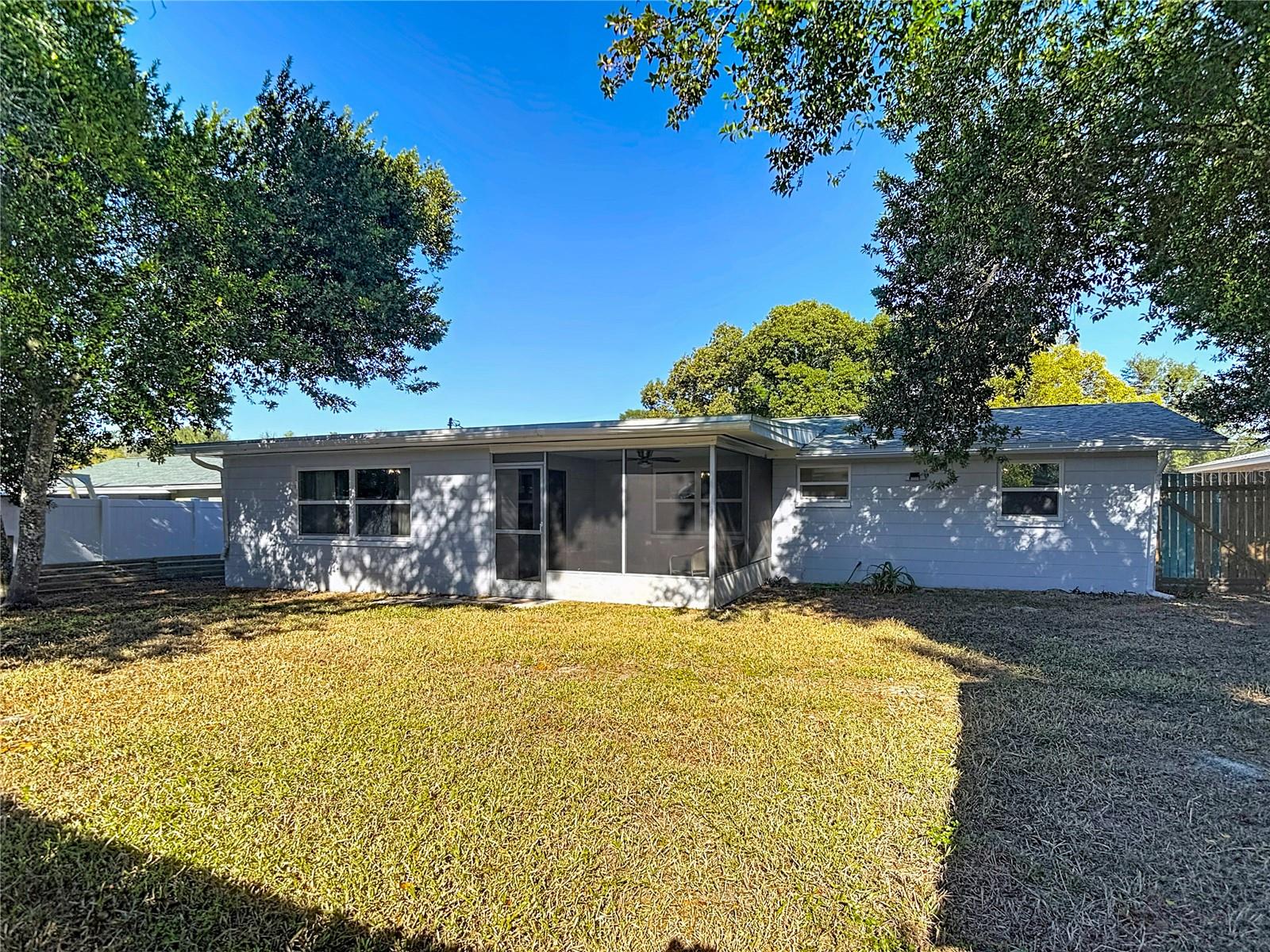 WEEKI WACHEE WOODLANDS - Residential