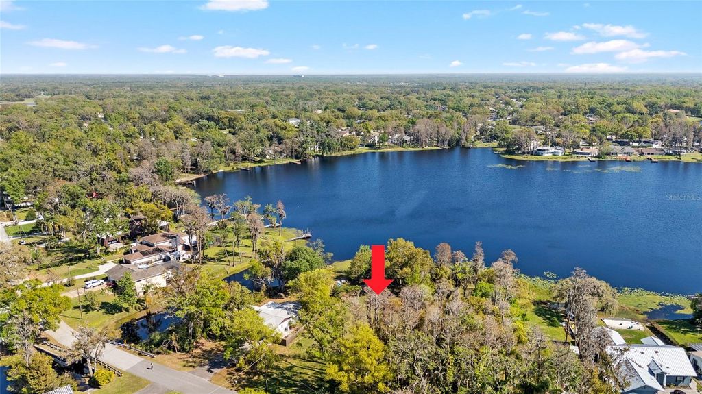 Photo of 18703 Lakeshore Drive, Lutz, FL 33549 (MLS # TB8360286)