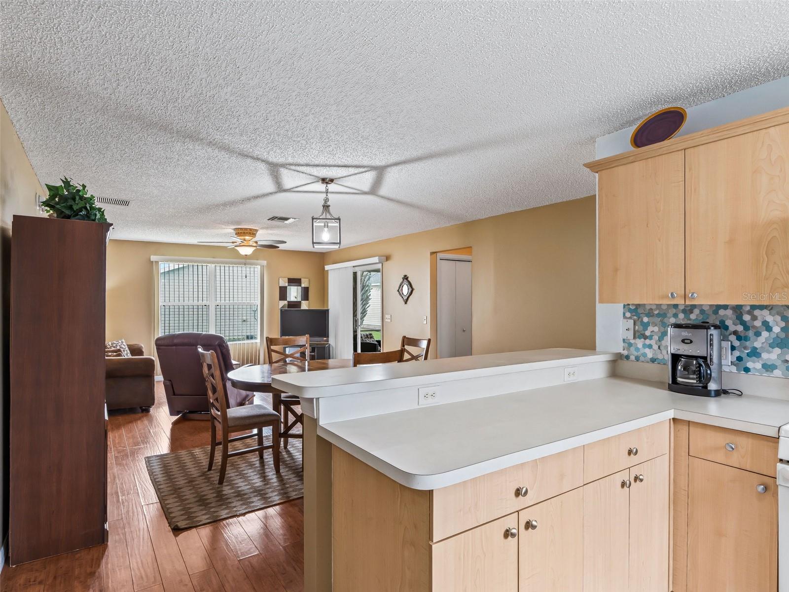 897 LIVINGSTON LOOP
