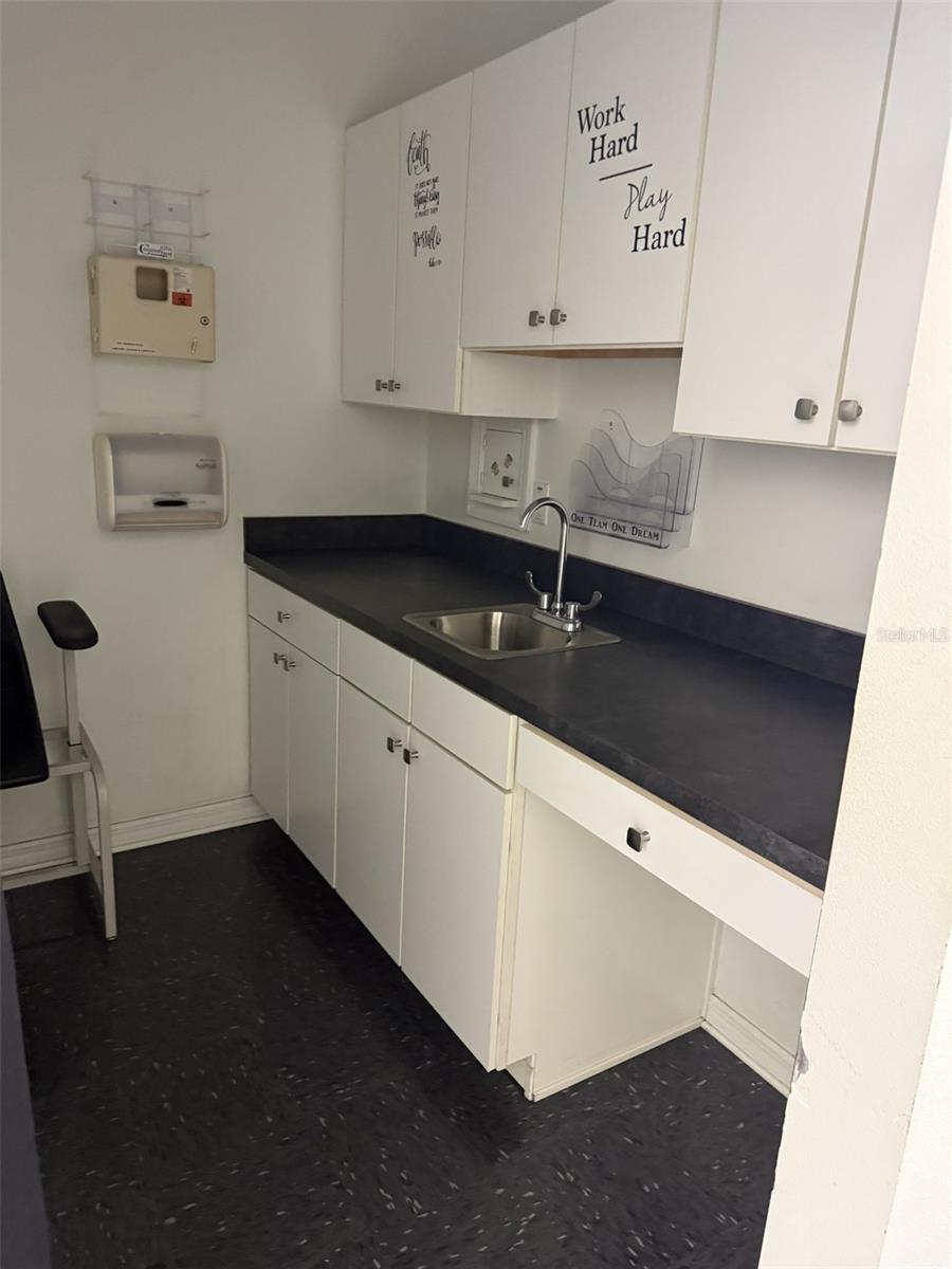 UNPLATTED - Commercial Lease