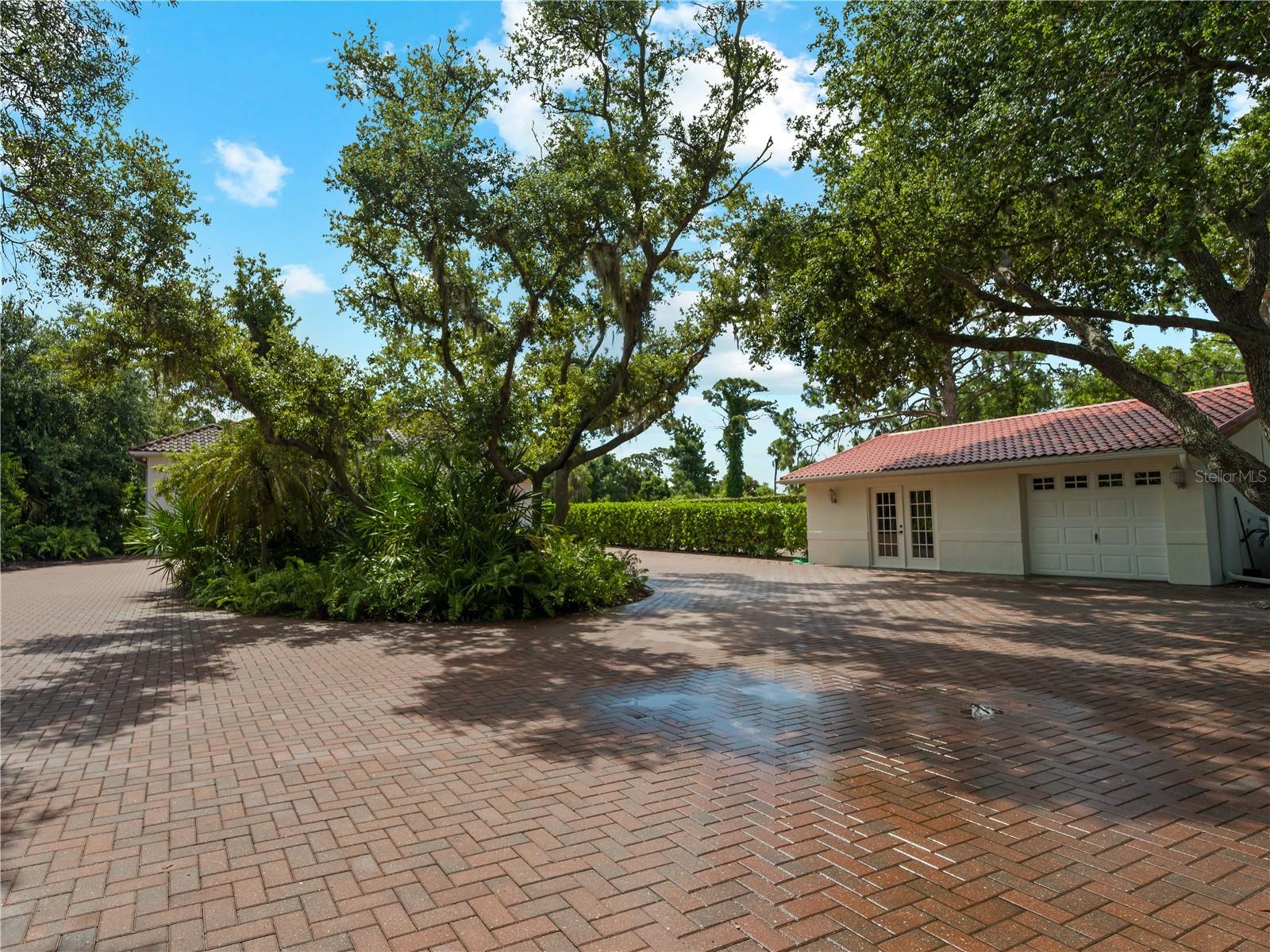 ENGLEWOOD GARDENS - Residential