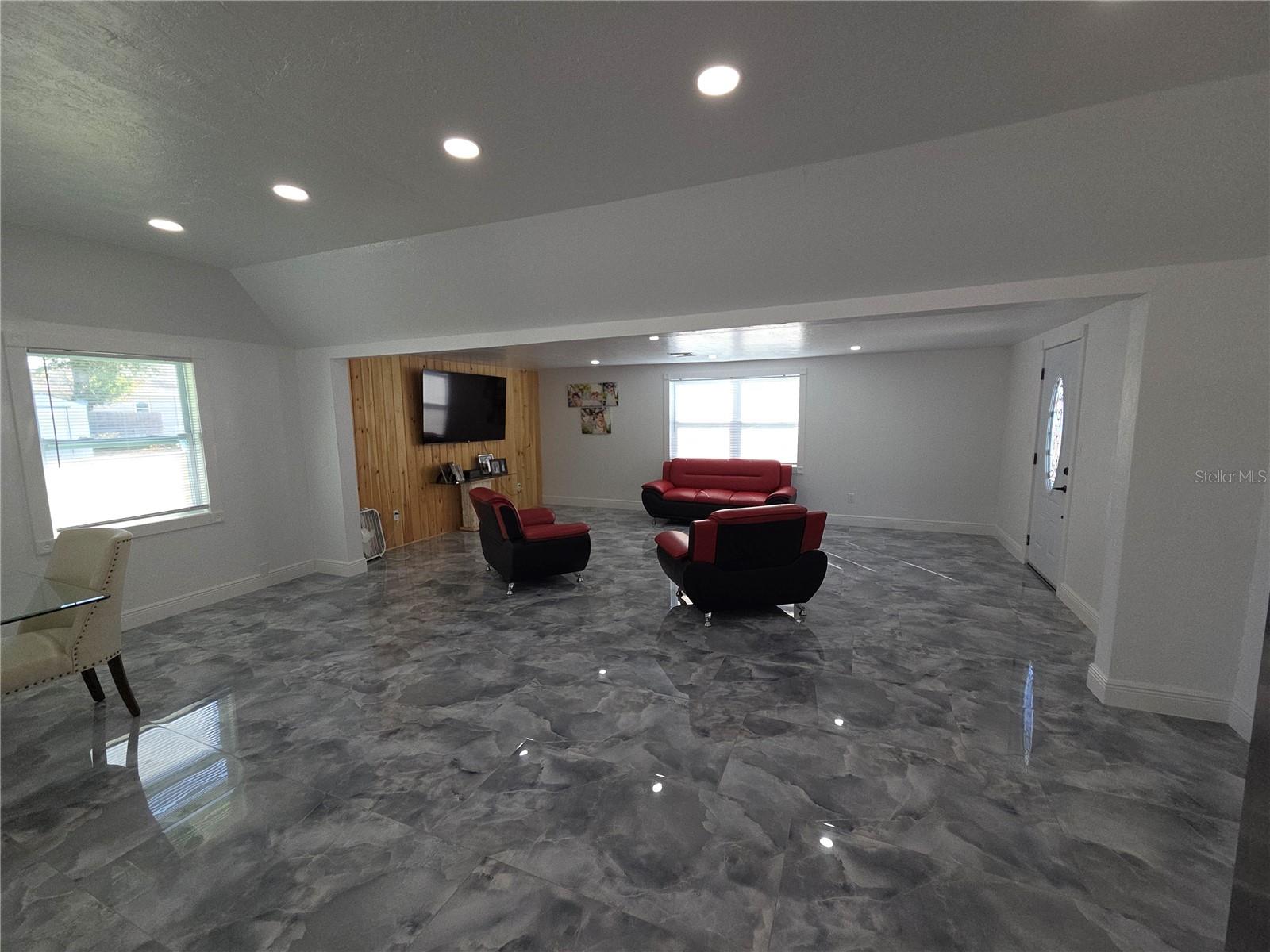 SARASOTA VENICE CO 09 37 18 - Residential