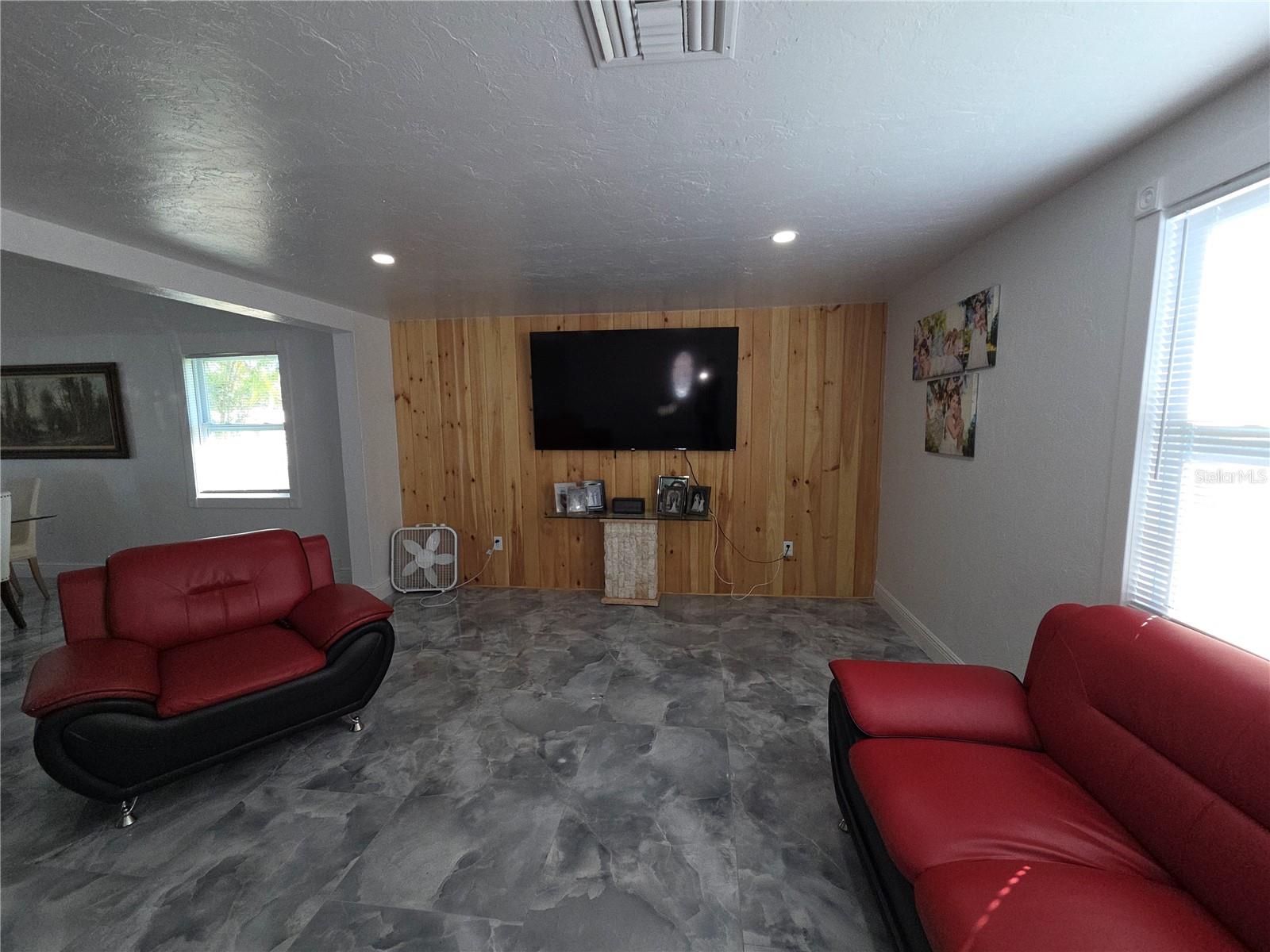 SARASOTA VENICE CO 09 37 18 - Residential