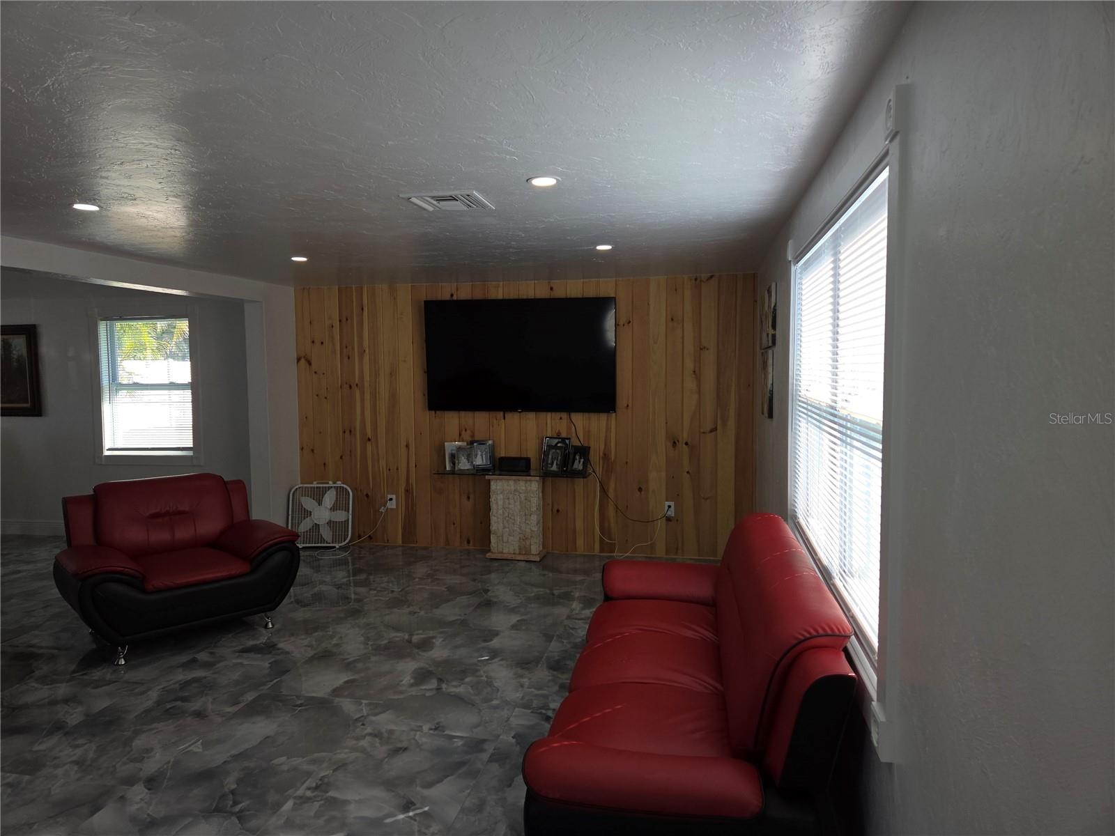 SARASOTA VENICE CO 09 37 18 - Residential