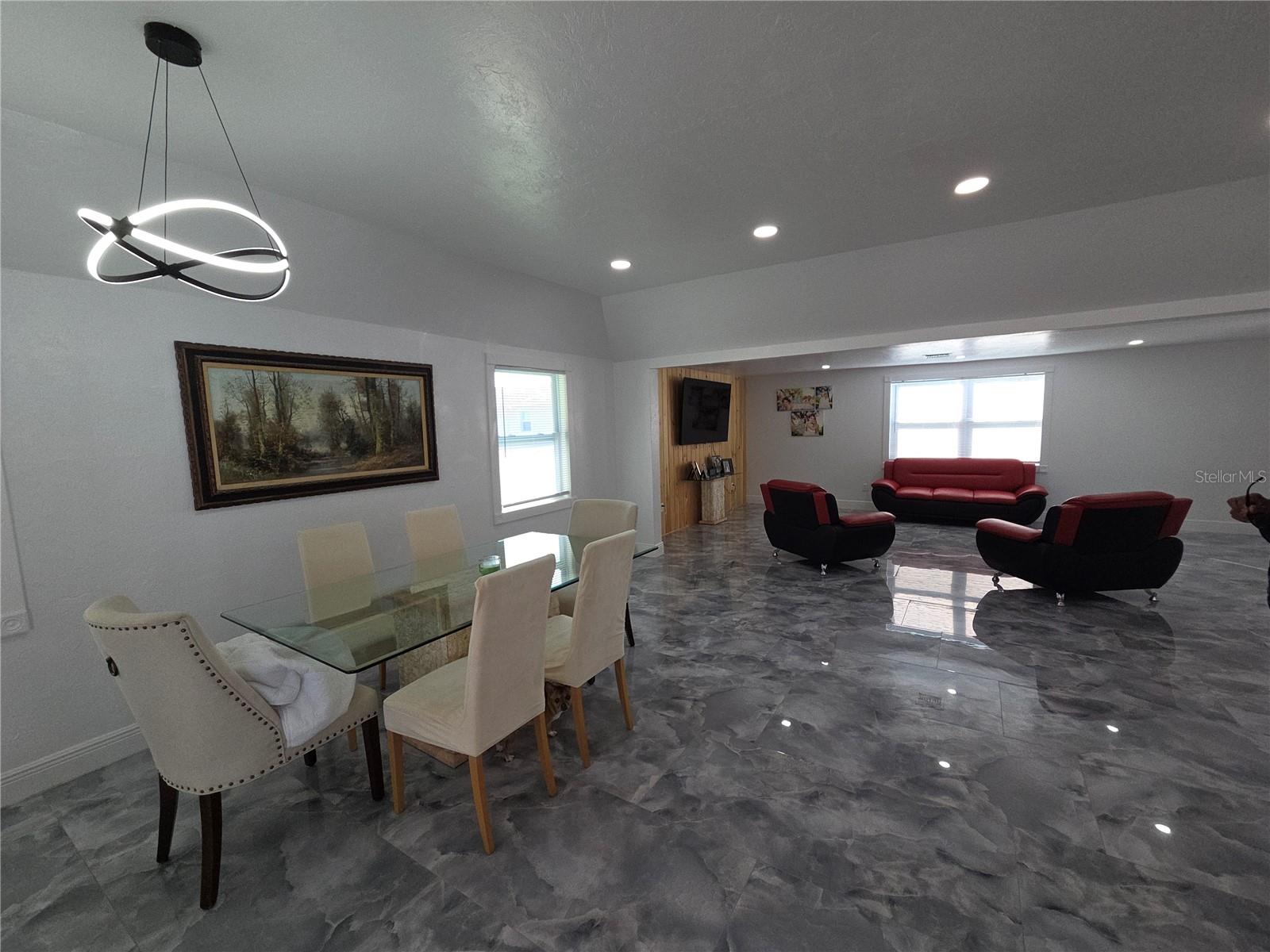 SARASOTA VENICE CO 09 37 18 - Residential