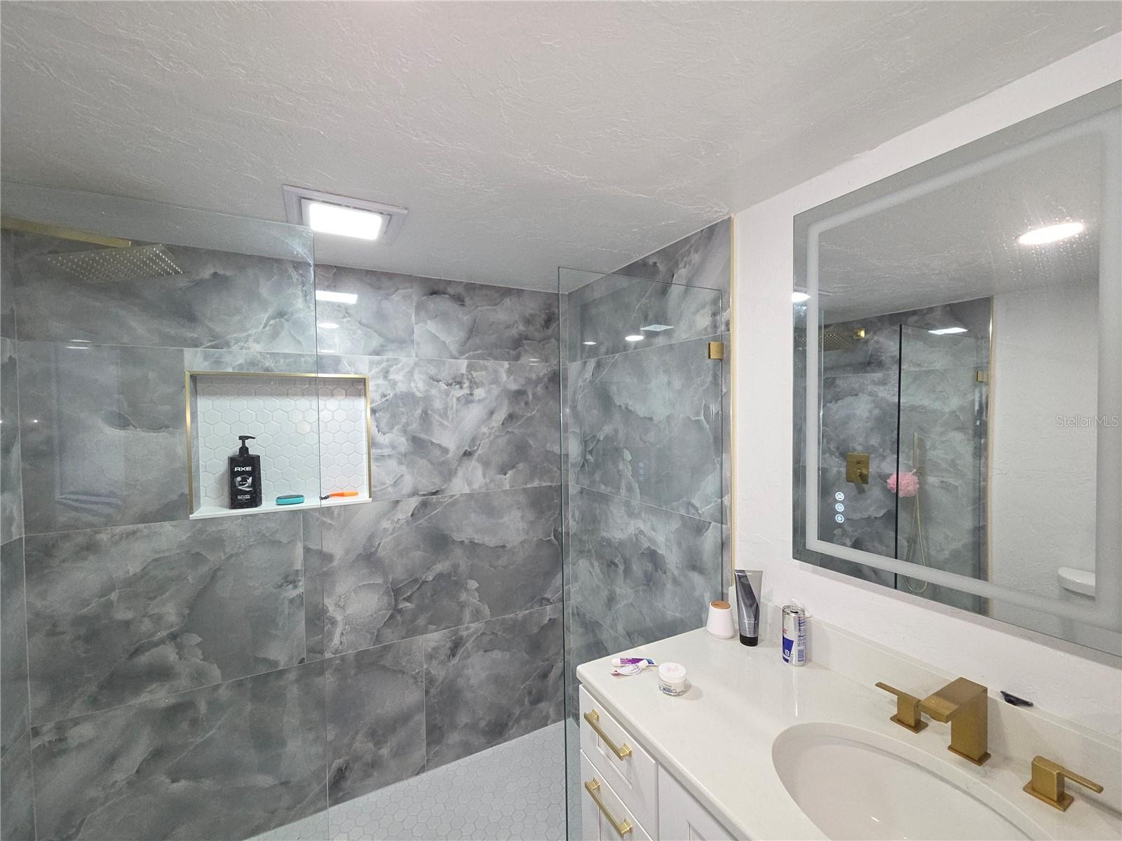 SARASOTA VENICE CO 09 37 18 - Residential