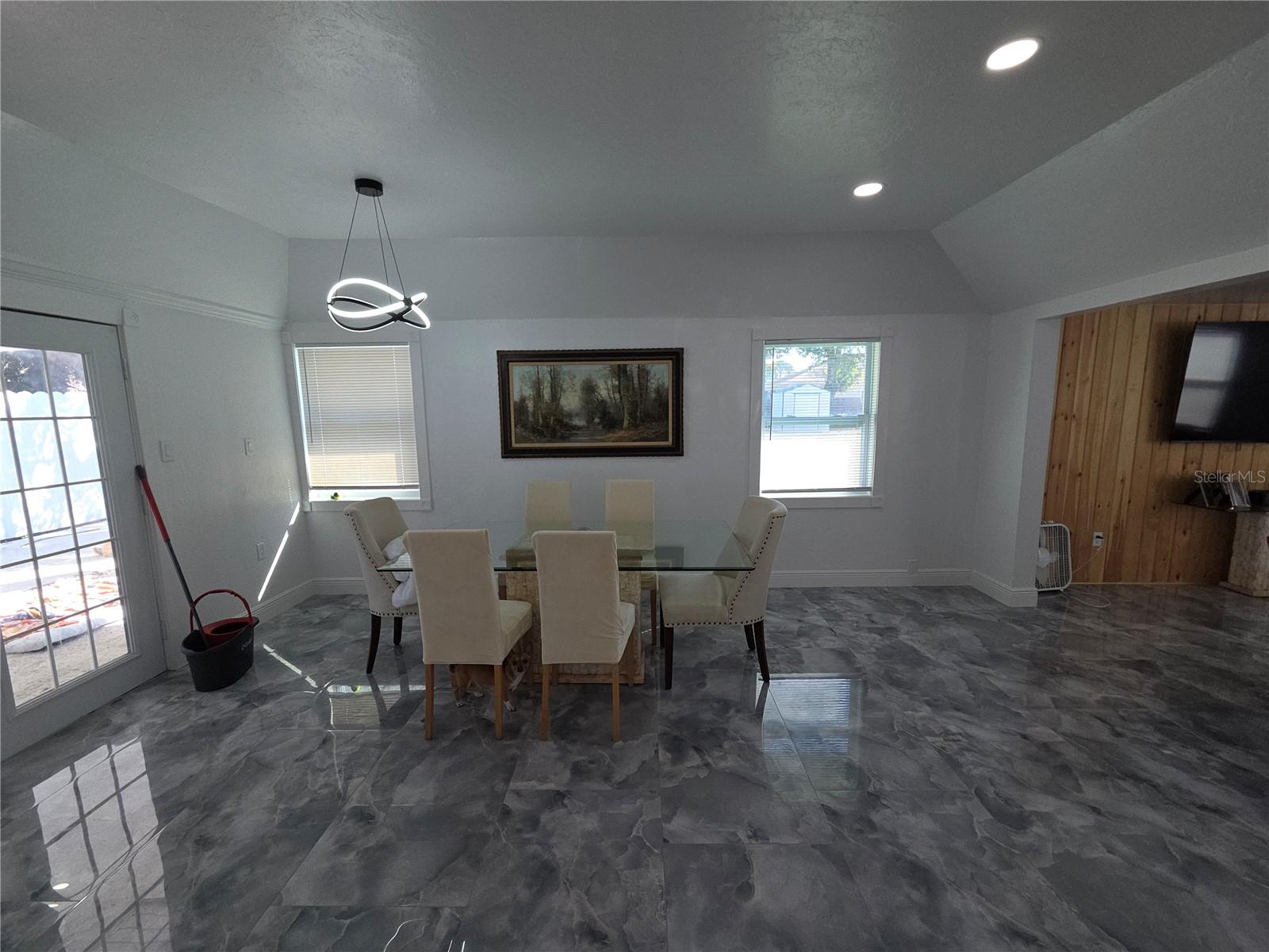 SARASOTA VENICE CO 09 37 18 - Residential