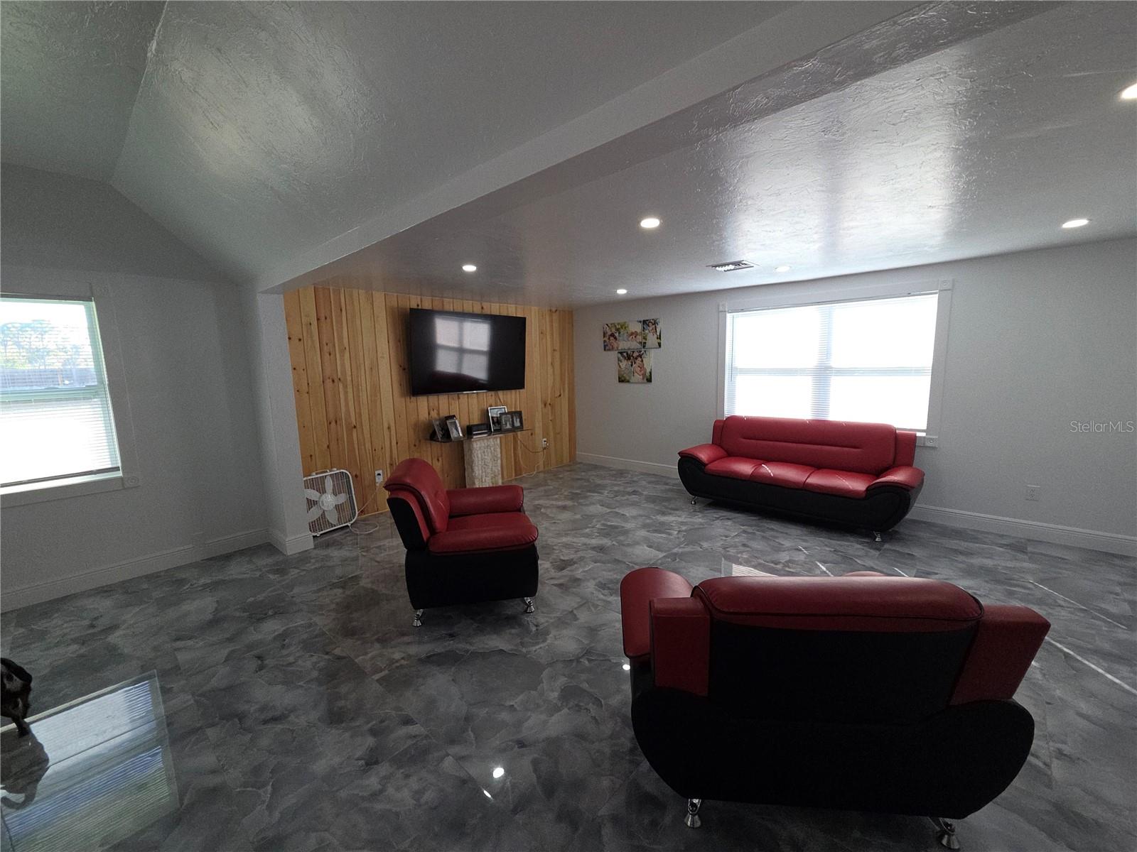 SARASOTA VENICE CO 09 37 18 - Residential