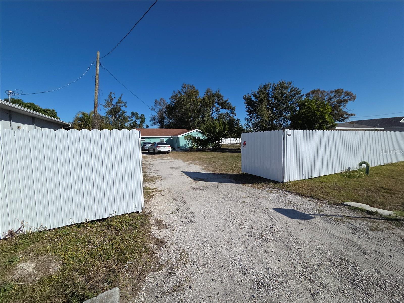 SARASOTA VENICE CO 09 37 18 - Residential