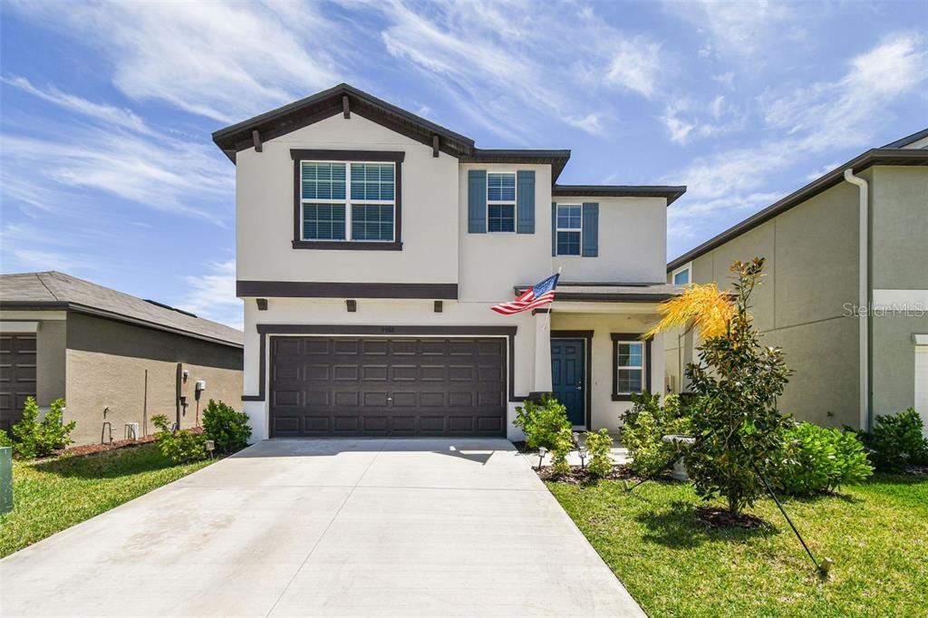 Discover this stunning, move-in ready home offering 2,580 square feet of living space with 6 bedrooms and 3 full bathrooms, located in the highly sought-after Epperson community. Low monthly HOA includes high-speed internet and cable!
Built in 2023 by Lennar, this home features the spacious Concord floor plan—the largest single-family layout in The Manors collection. It has been meticulously maintained and feels practically brand new.
The first floor boasts a modern open-concept design, connecting the kitchen, living, and dining areas seamlessly—perfect for both everyday living and entertaining. A guest bedroom and full bath are also conveniently located downstairs. Upstairs, you’ll find four generously sized bedrooms, a flexible loft space, and a large primary suite with a walk-in closet and a luxurious en-suite bath.
Additional highlights include a new Titan water softener and conditioner system, a fully fenced backyard, and ample storage throughout.
Located within a vibrant, resort-style community, residents enjoy access to America’s first crystal lagoon, along with easy access to top-rated schools, shopping, dining, and major highways.