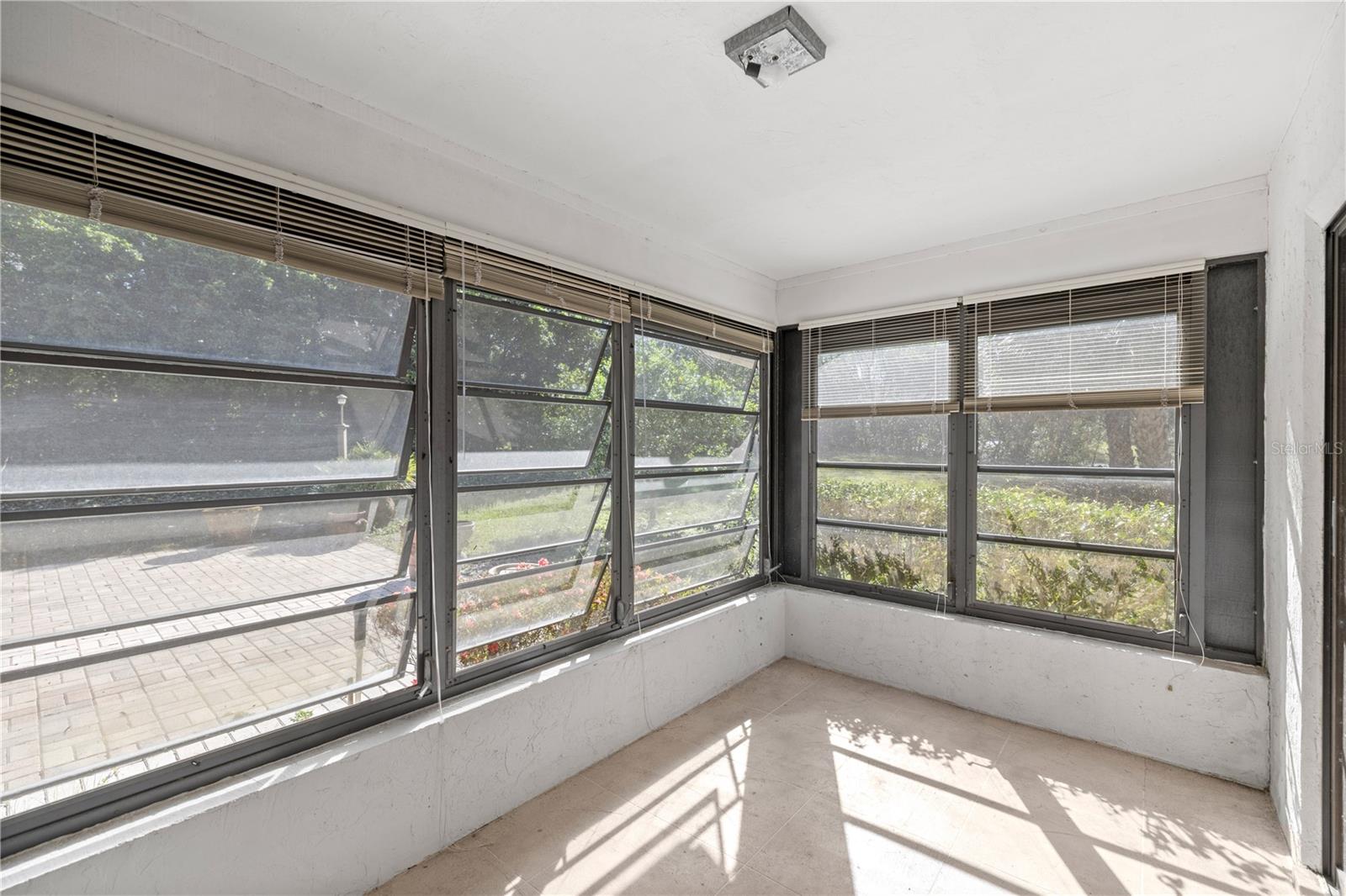 RAINBOW SPGS COUNTRY CLUB ESTATE - Residential Lease